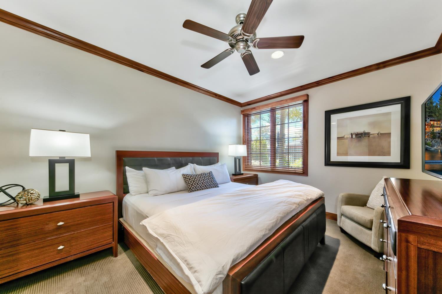 Lake Tahoe Vacations - Sierra Shores Five - Lakefront Comfort - Property Image 33