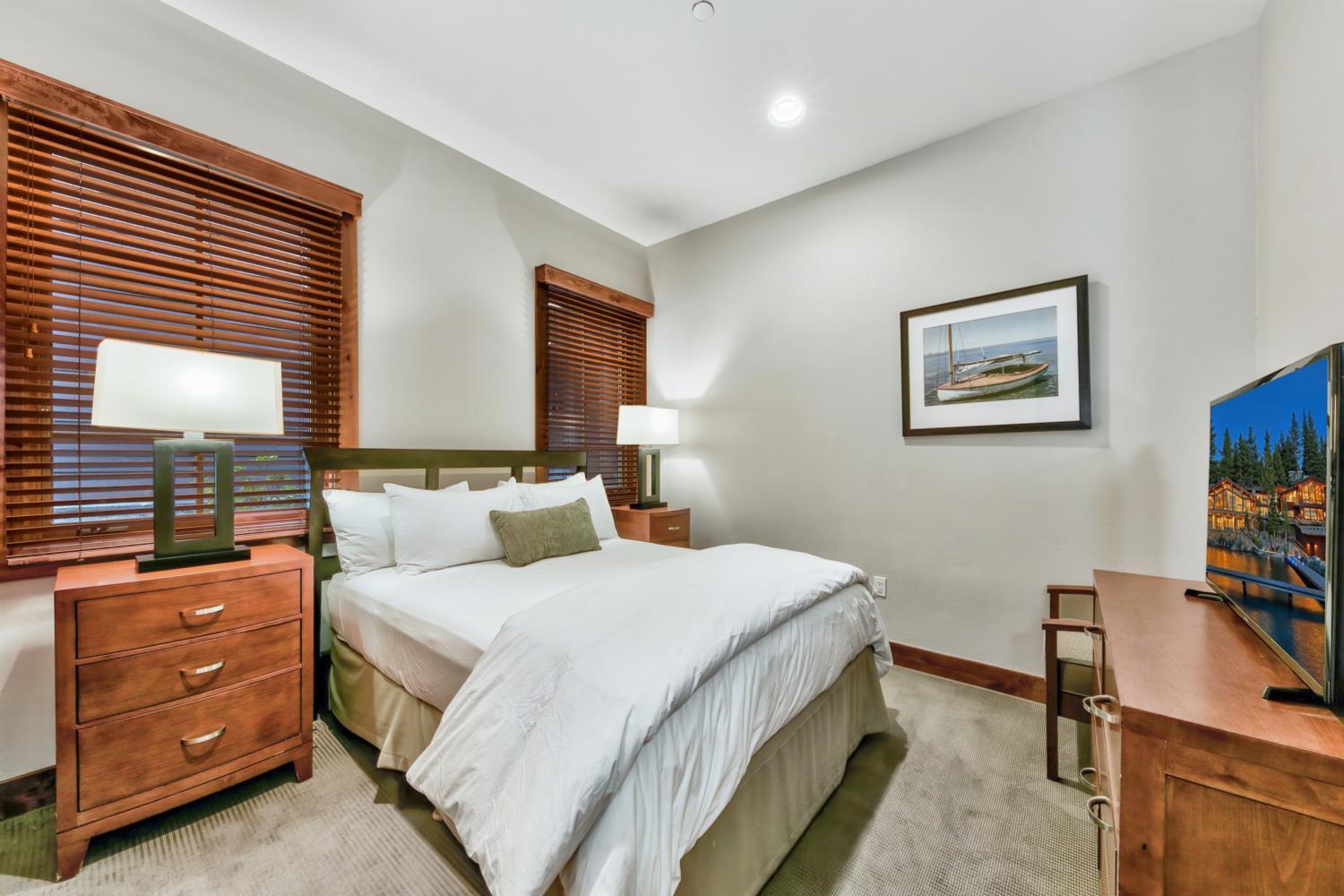 Lake Tahoe Vacations - Sierra Shores Five - Lakefront Comfort - Property Image 38