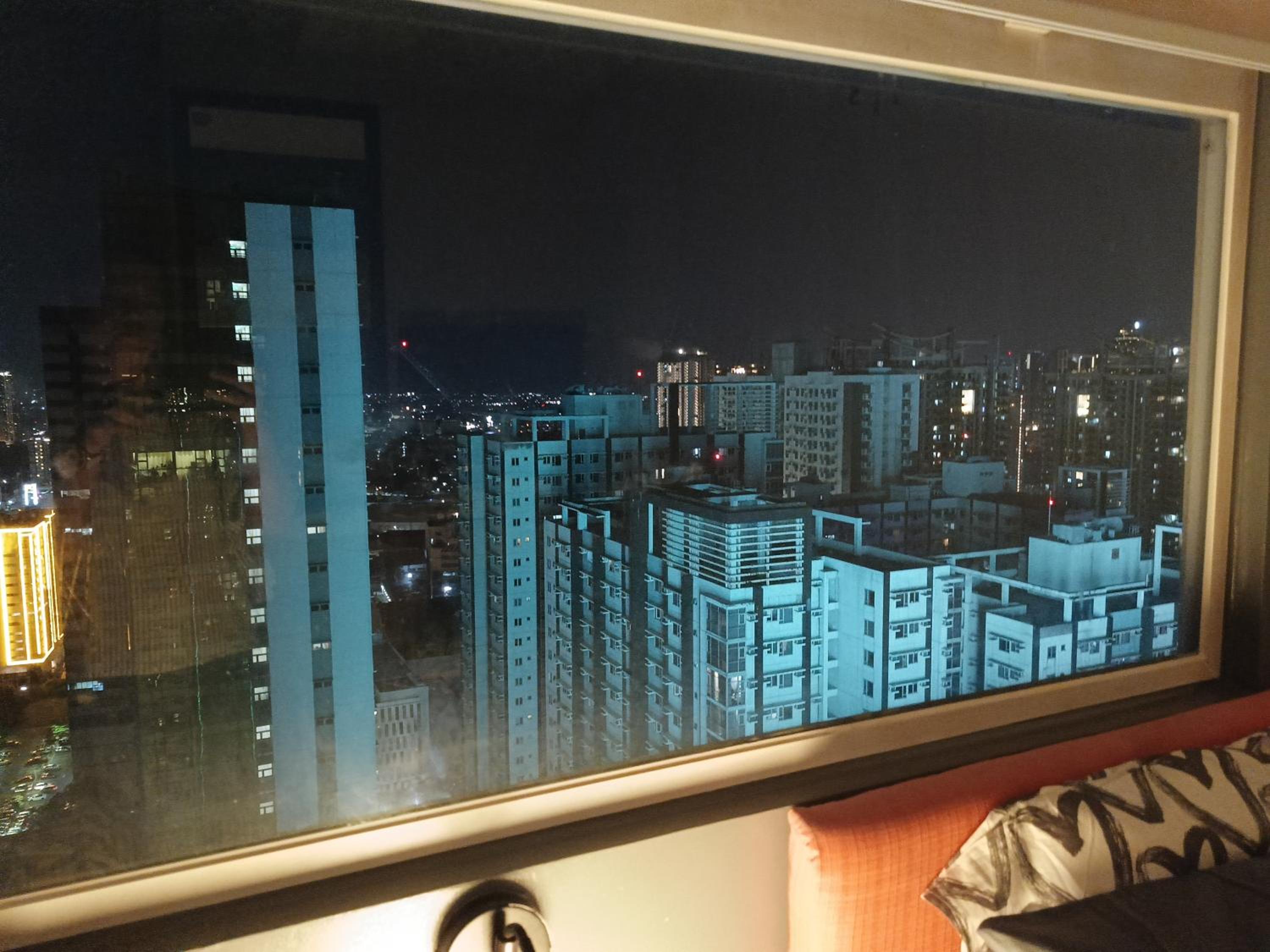 Penthouse 2 in Urban Deca EDSA easy check-in nr Megamall view 4