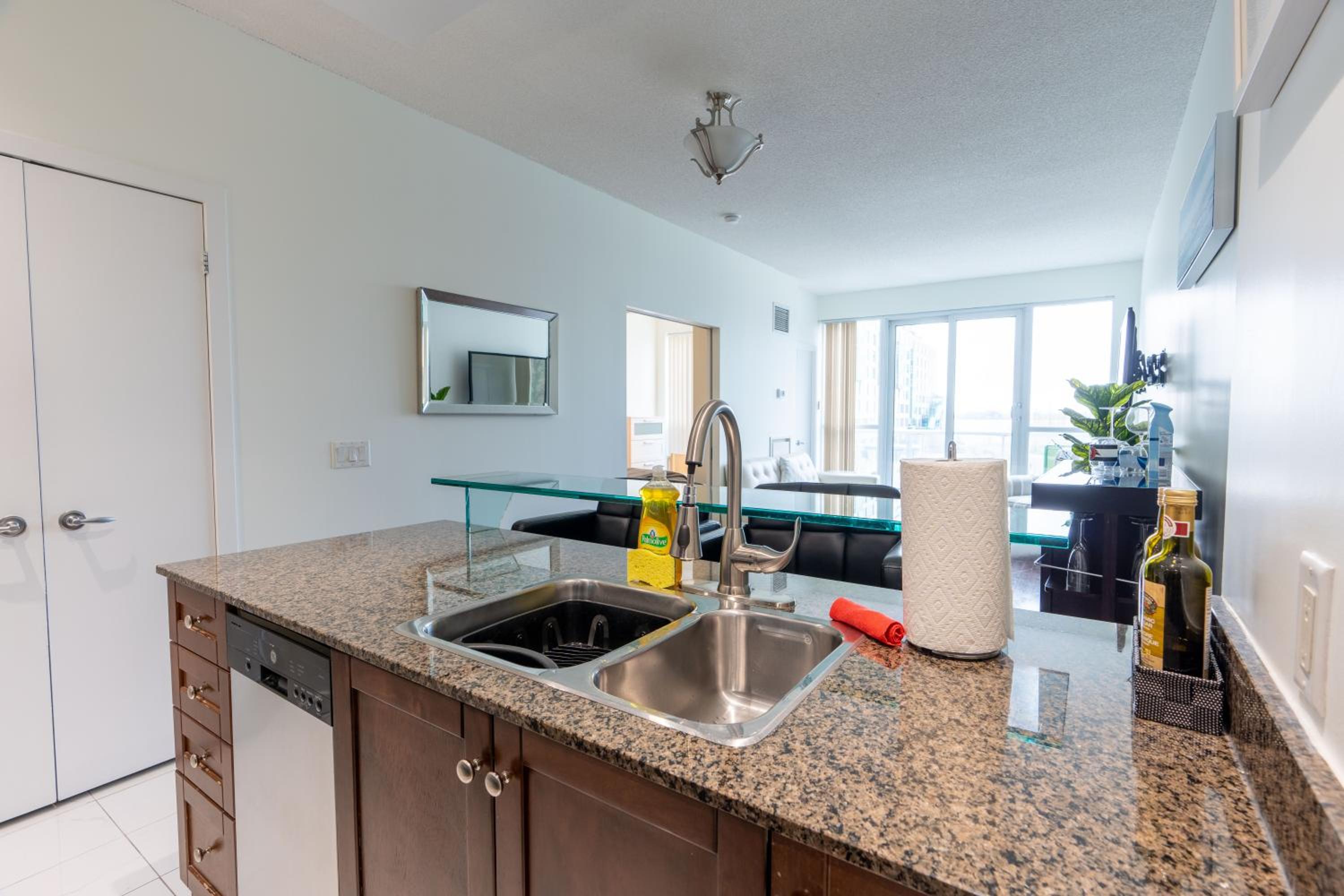 Harbour Front Luxury Condo 2 Bed 2 Bath