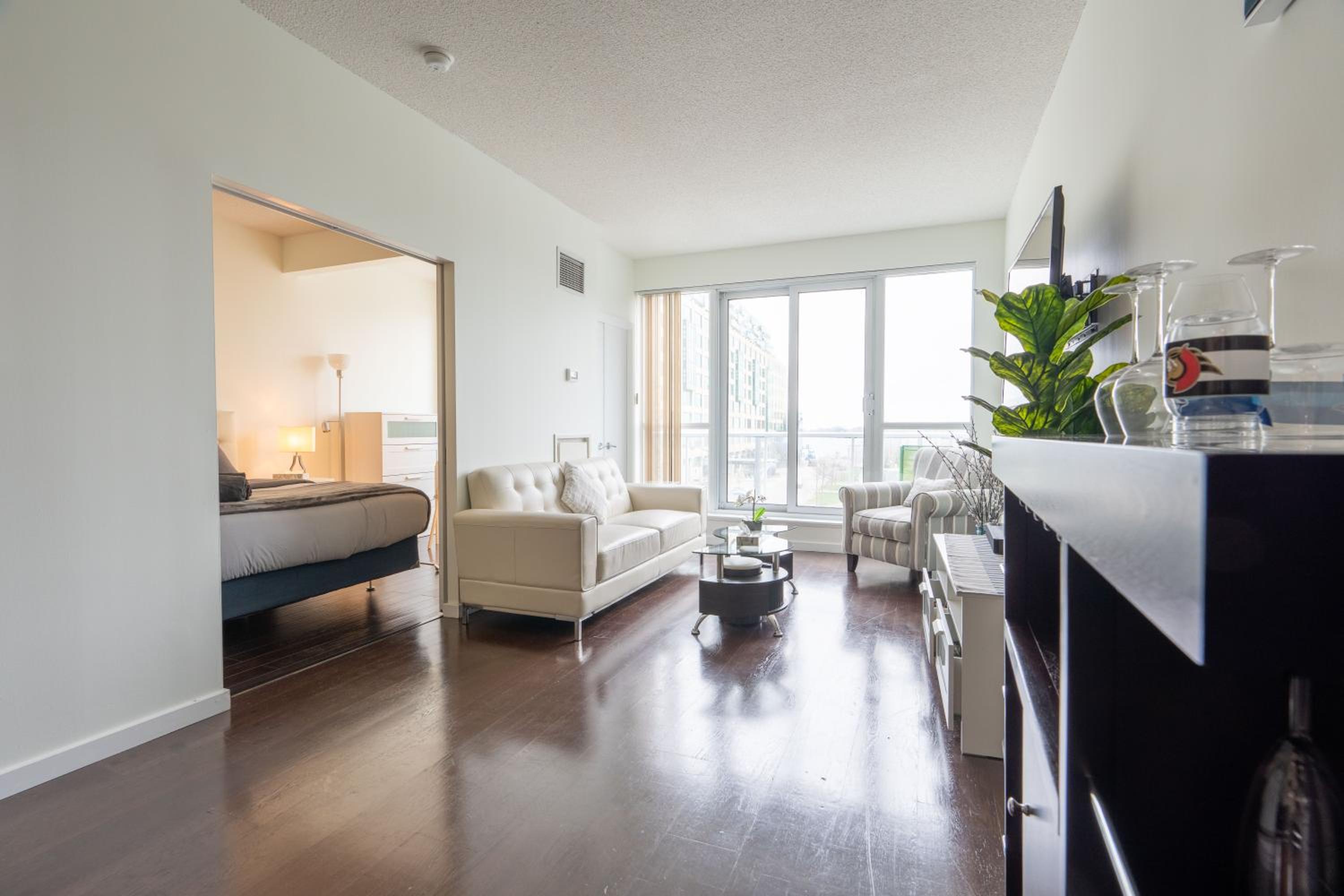 Harbour Front Luxury Condo 2 Bed 2 Bath