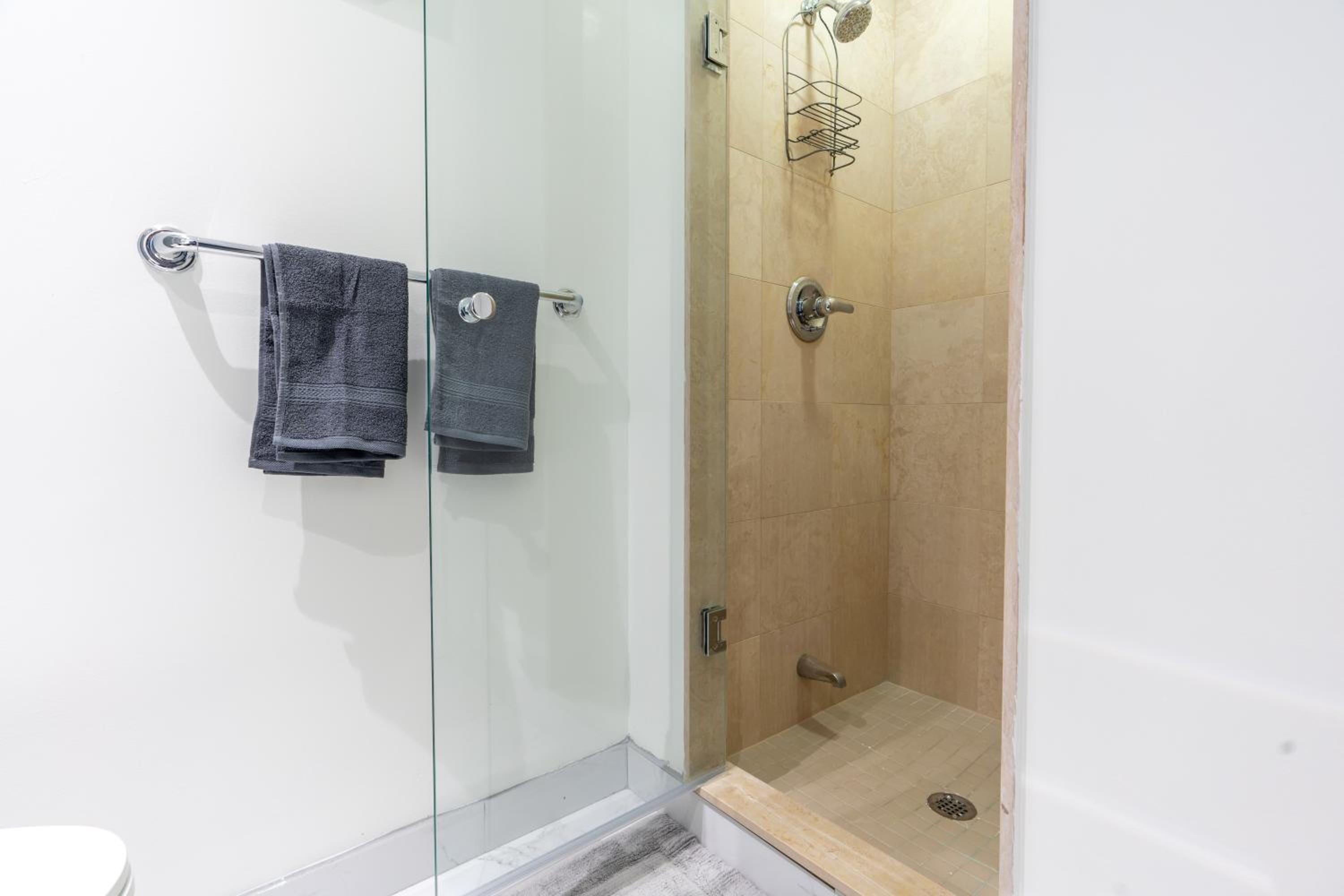 Harbour Front Luxury Condo 2 Bed 2 Bath