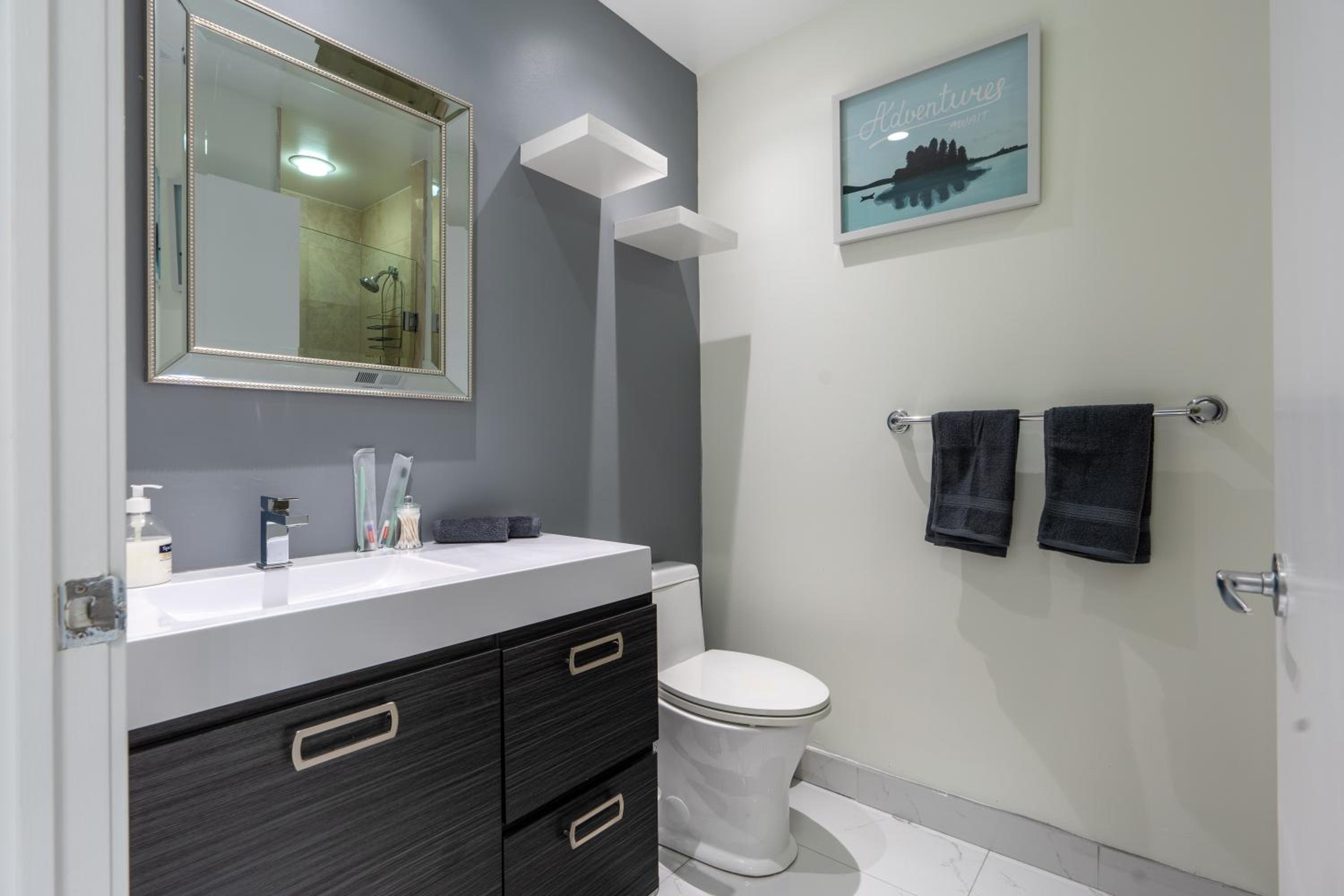 Harbour Front Luxury Condo 2 Bed 2 Bath