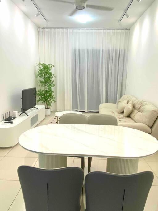 Luxury Continew Residence with KLCC,TRX,Ikea View