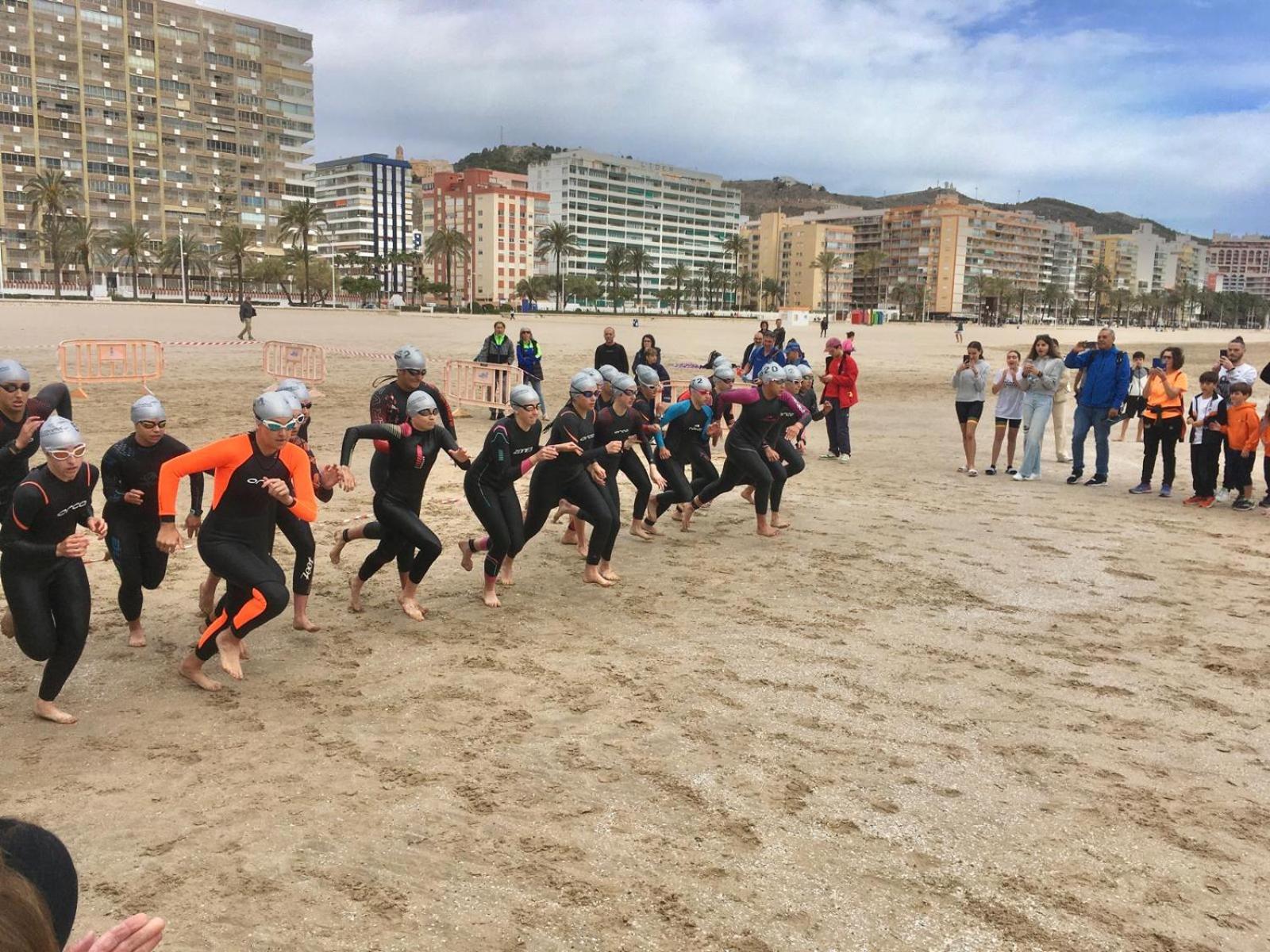 Apartamento ARENSOL EN PRIMERA LINEA DE PLAYA photo 3