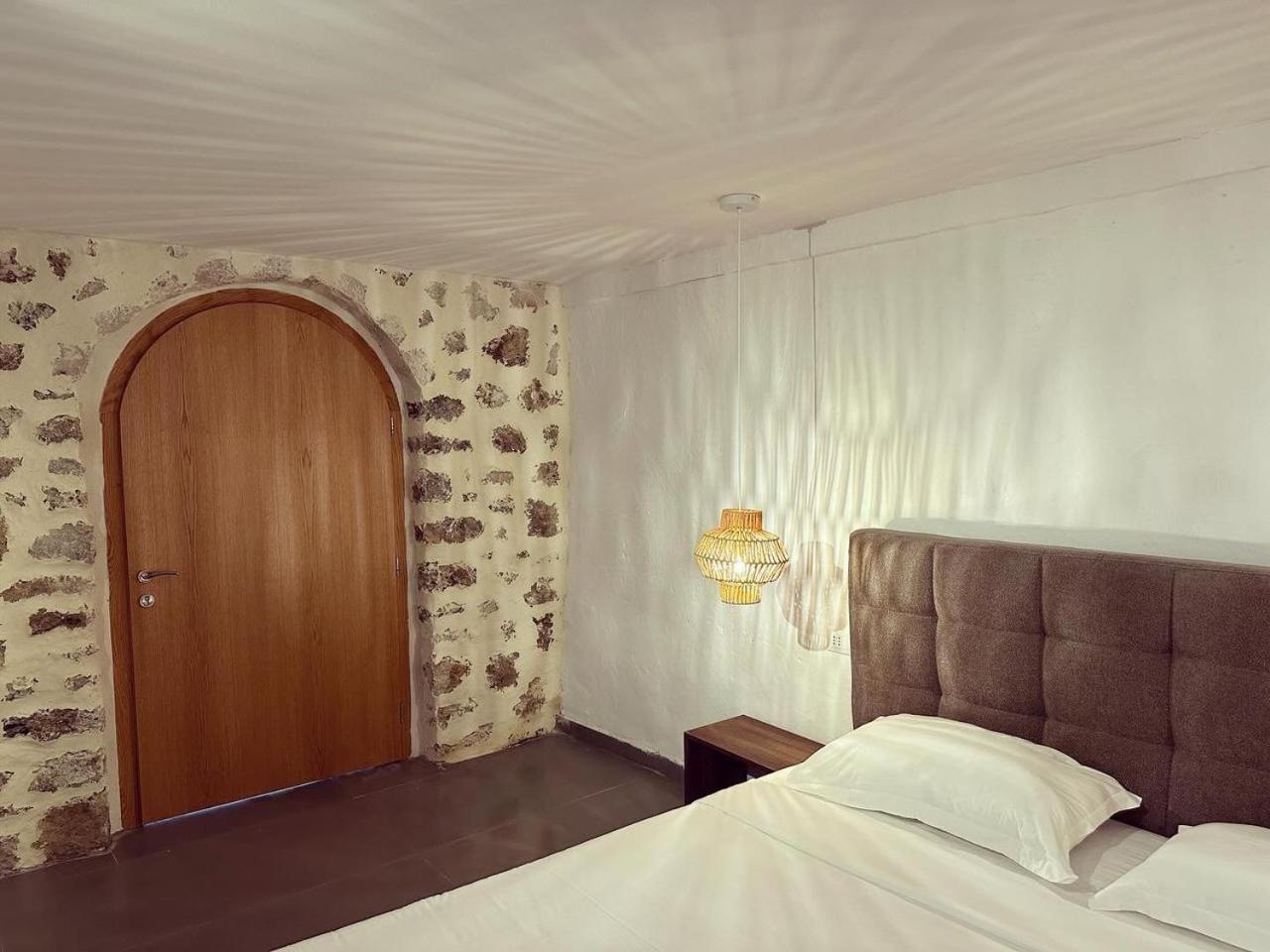 LION'S VILLA