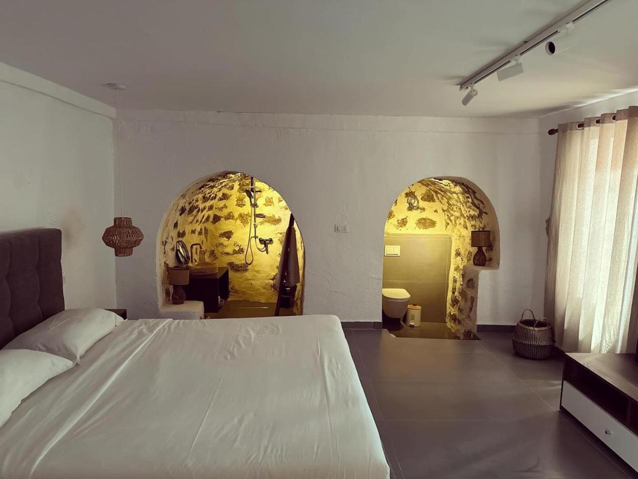 LION'S VILLA