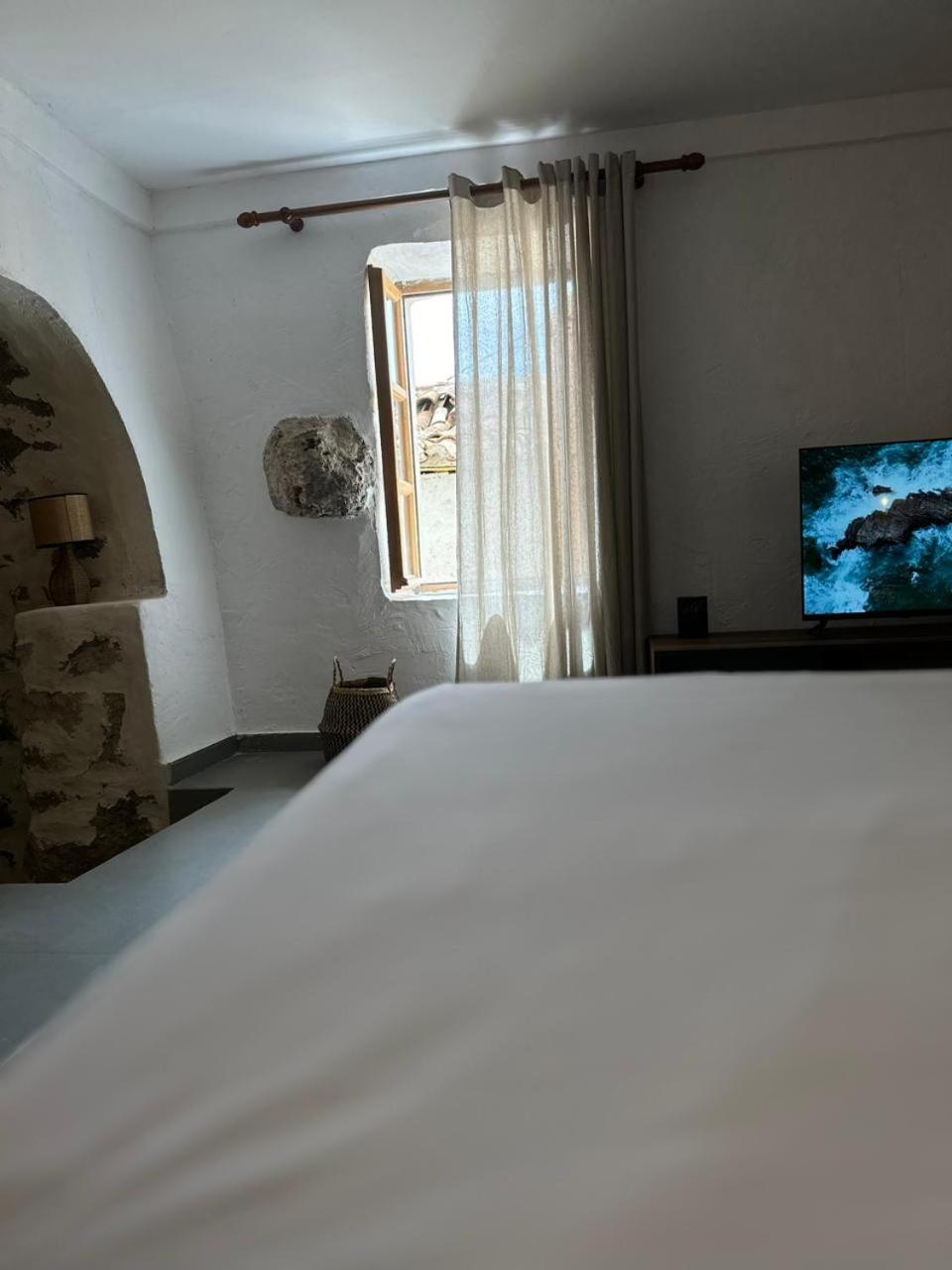 LION'S VILLA