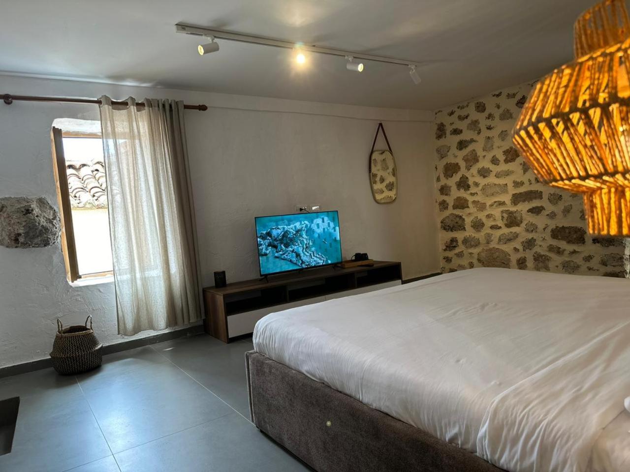 LION'S VILLA