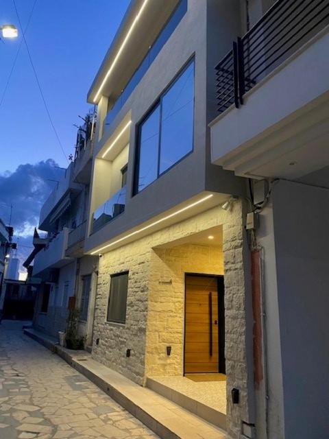 Estia Luxury Apartment photo 3