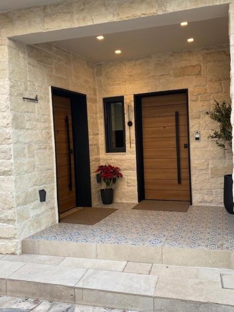 Estia Luxury Apartment photo 5