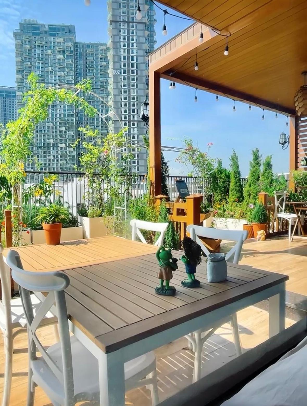 peaceful garden