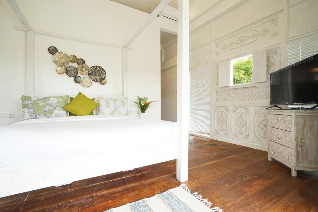 Villa Padi, stylish 1 BR villa w/ rice paddy views view 2