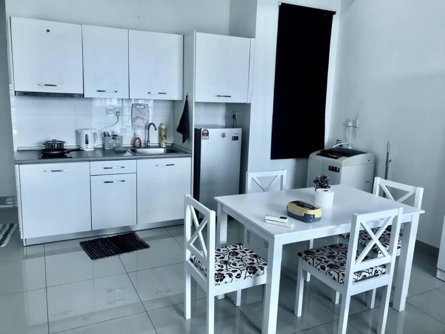 Cozy Cybersquare High Floor City View King Bed Free Parkin Netflix With Wi-Fi 173 photo 5