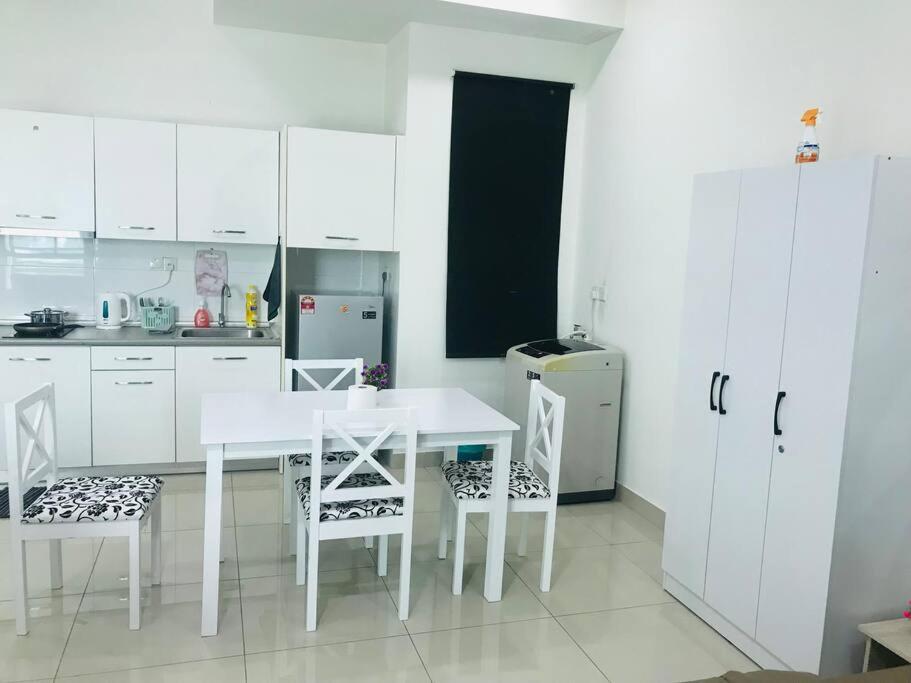 Cozy Cybersquare High Floor City View King Bed Free Parkin Netflix With Wi-Fi 173 photo 6