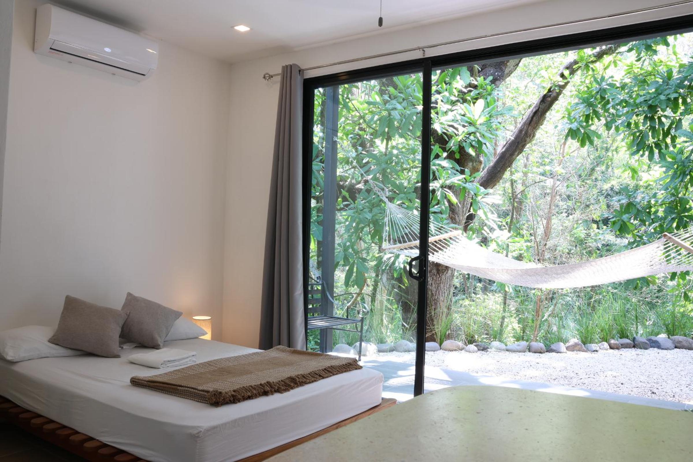 Vista Verde Surf & Studios - jungle View