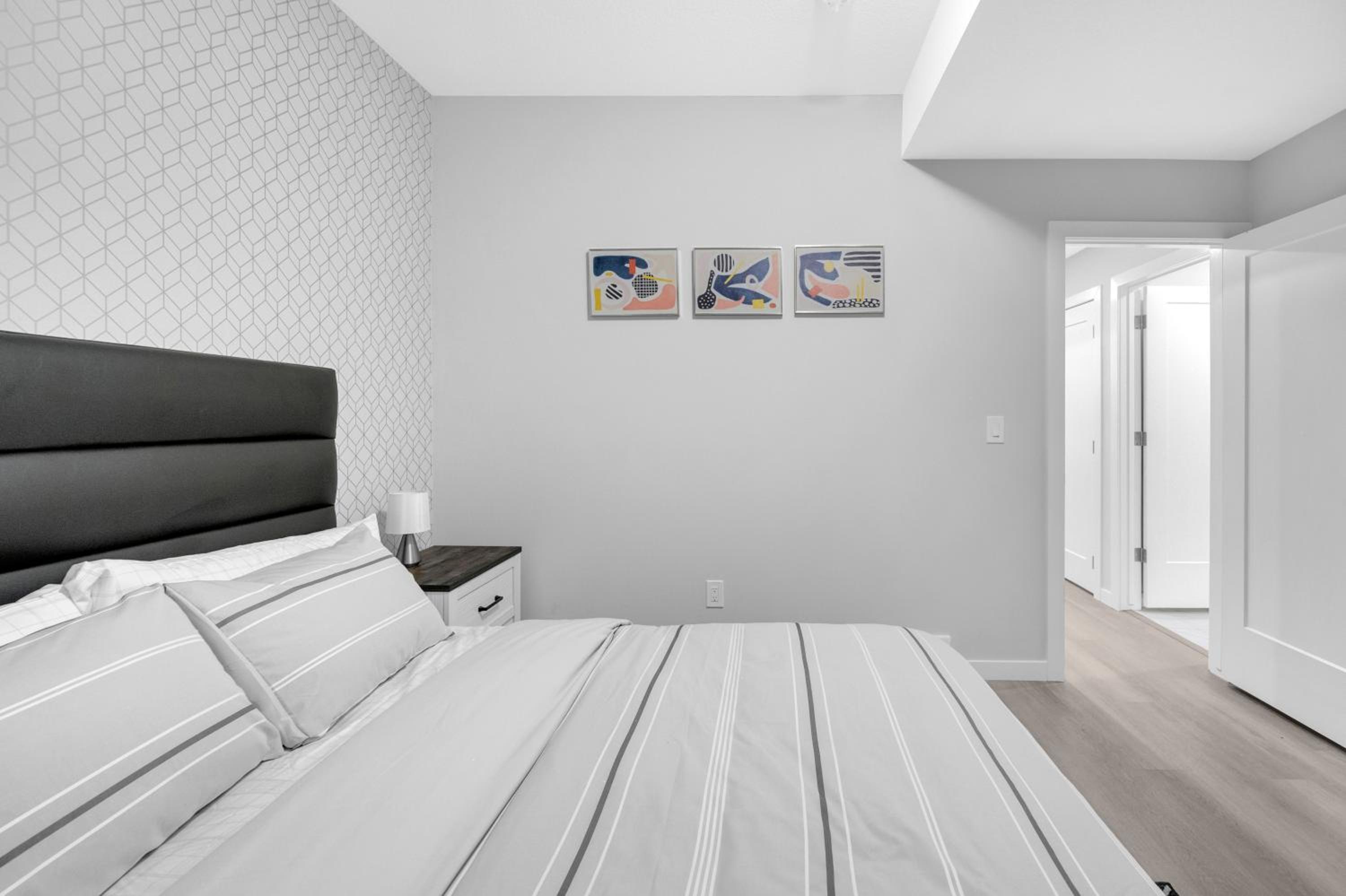 Modern & Spacious Guest Suite