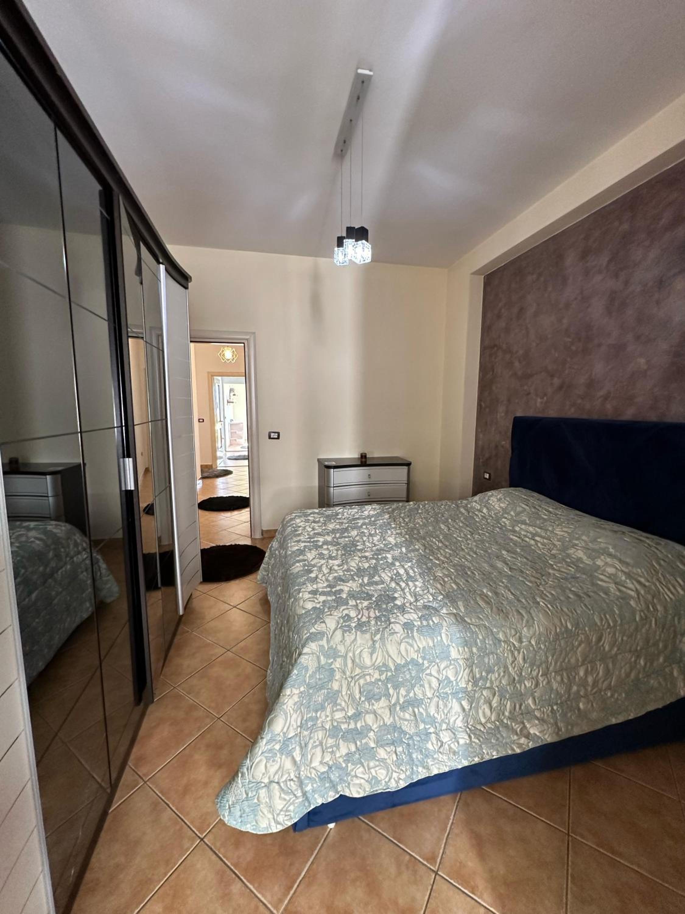 Xhiro n'Shkoder Gjuhadol Apartment
