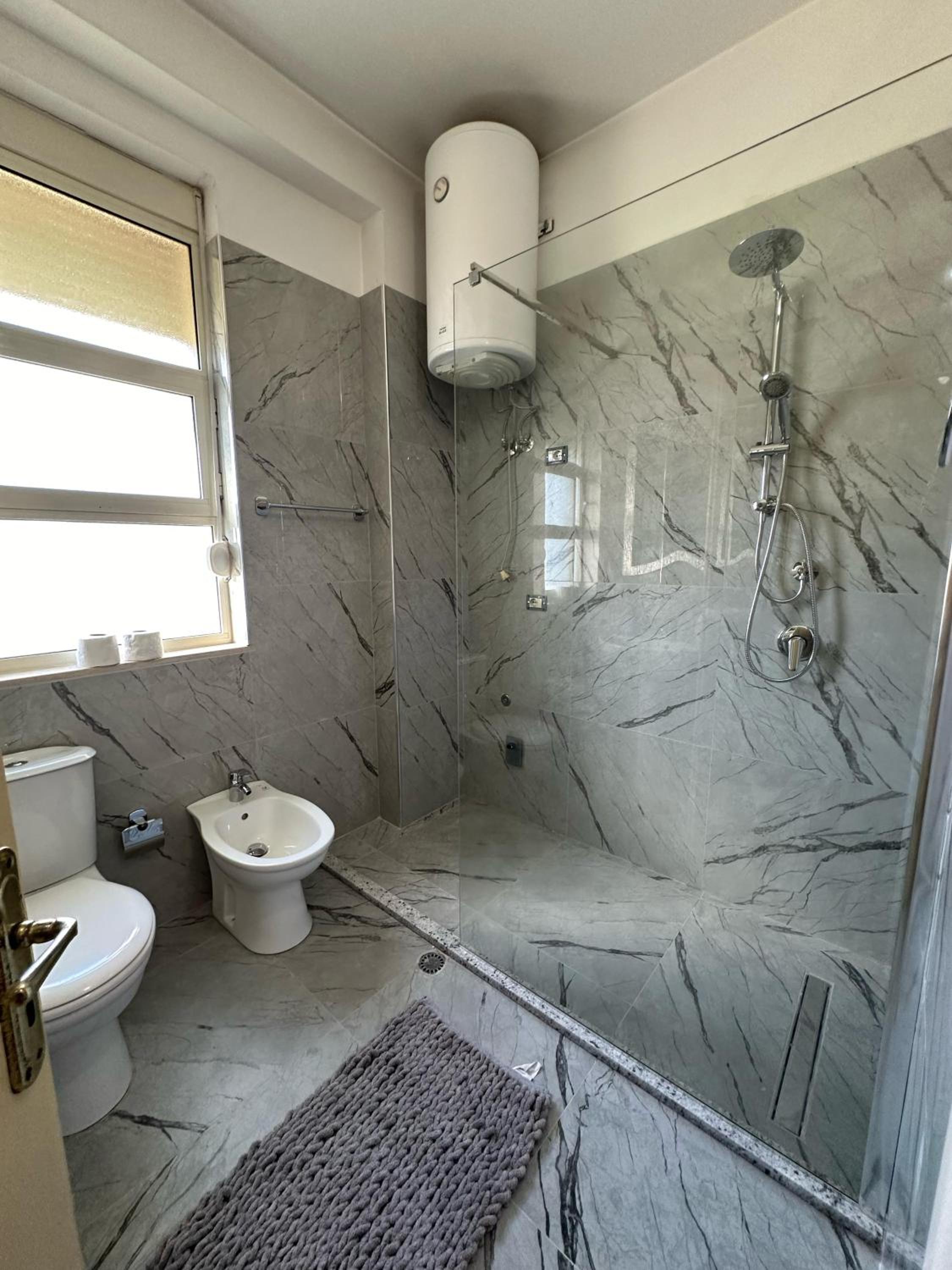 Xhiro n'Shkoder Gjuhadol Apartment