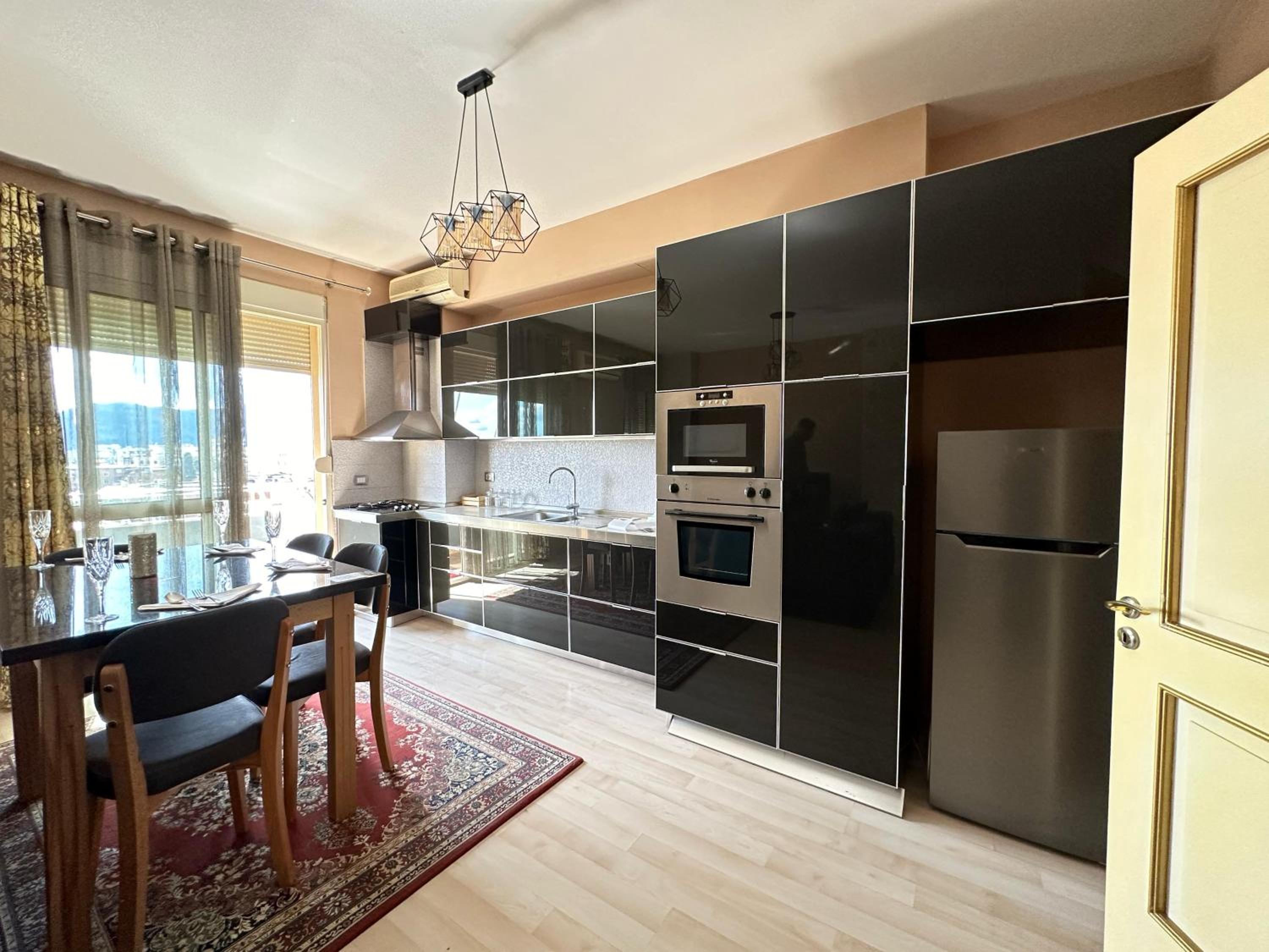 Xhiro n'Shkoder Gjuhadol Apartment
