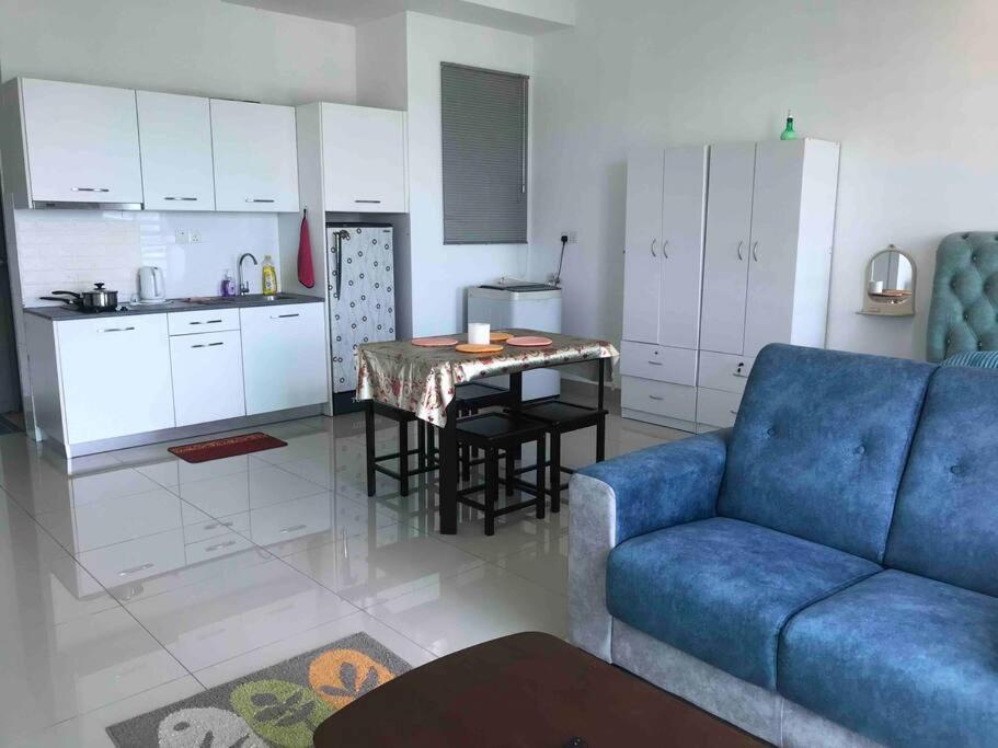 Cozy Cybersqaure Apex Wifi with free parkin & netflix 107 photo 4