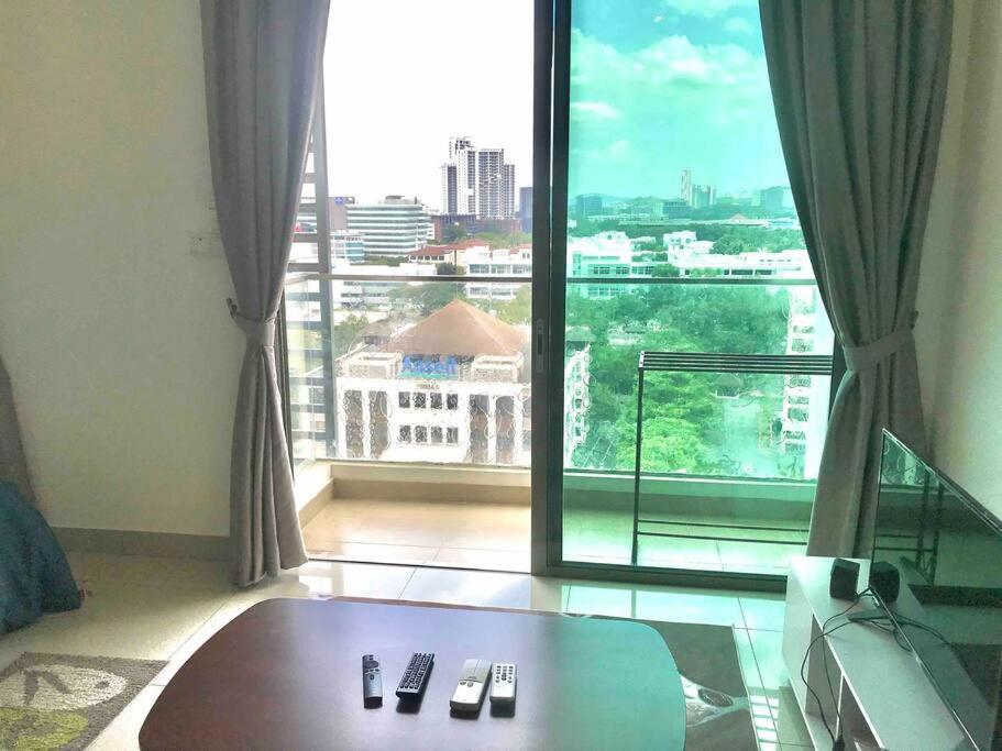 Cozy Cybersqaure Apex Wifi with free parkin & netflix 107 photo 5
