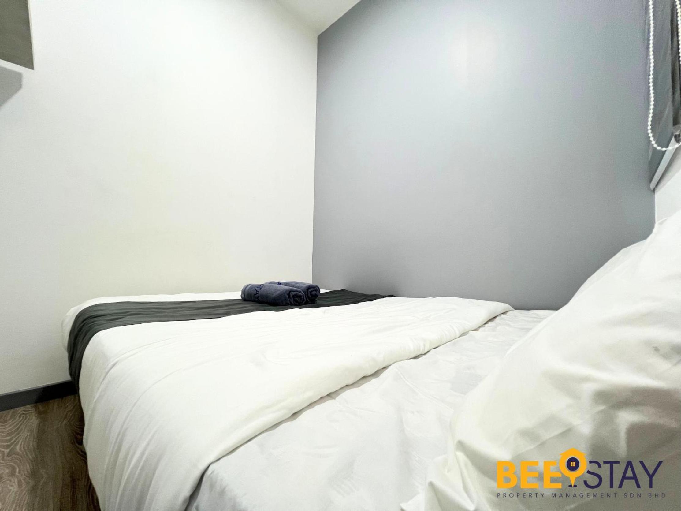 United Point Residence Pool View 8 PAX walking distance to mall