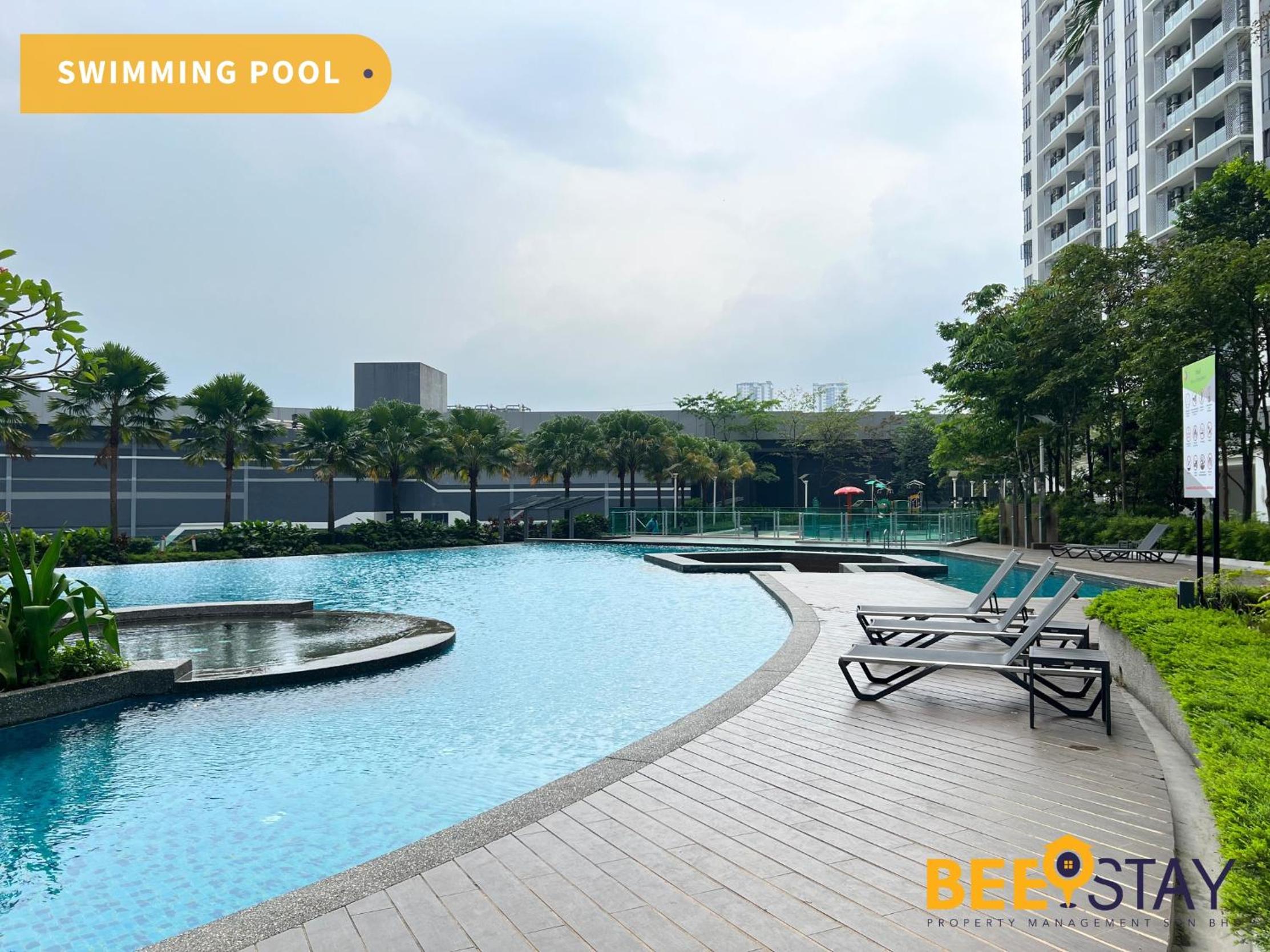 United Point Residence Pool View 8 PAX walking distance to mall