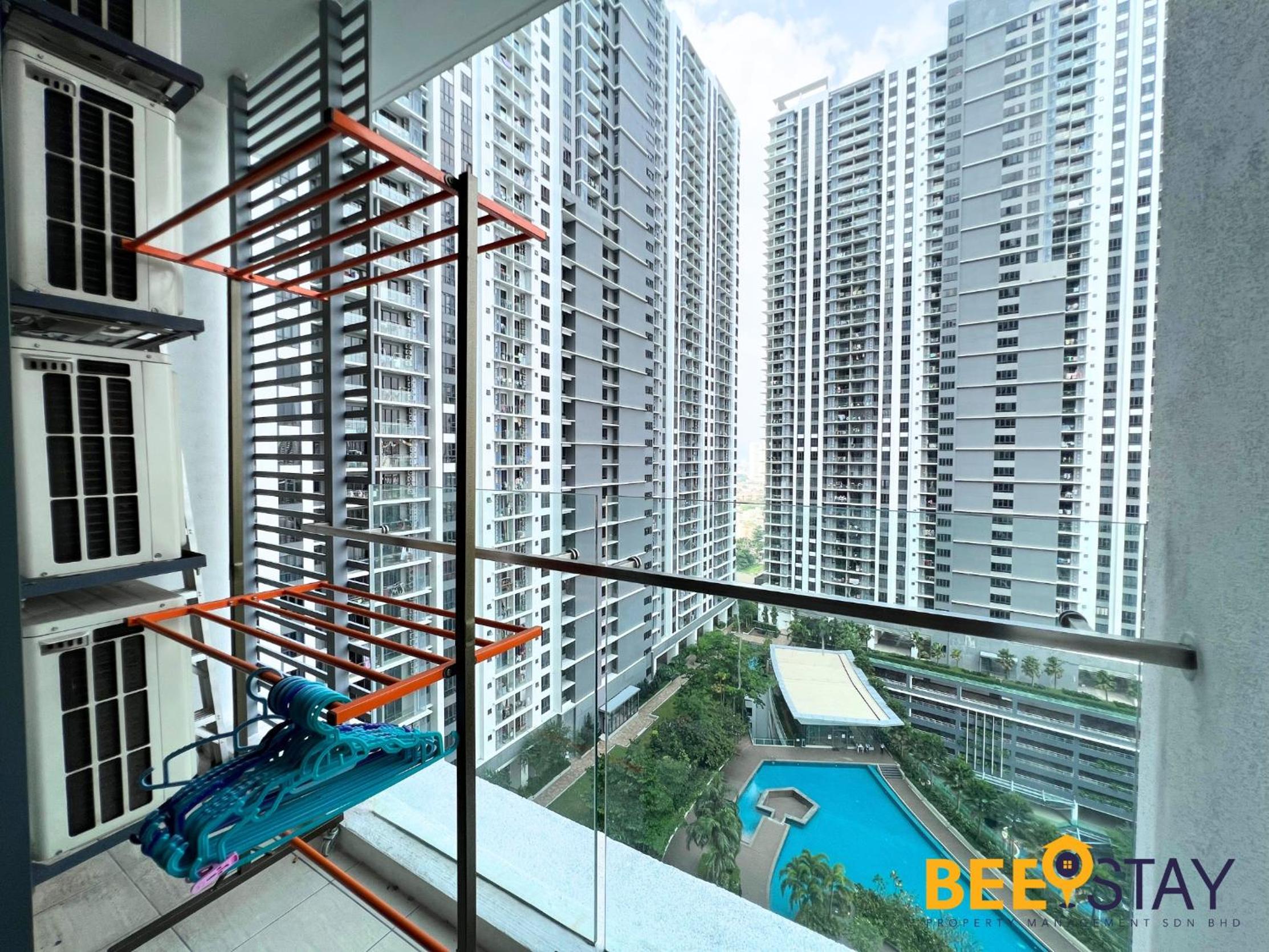 United Point Residence Pool View 8 PAX walking distance to mall
