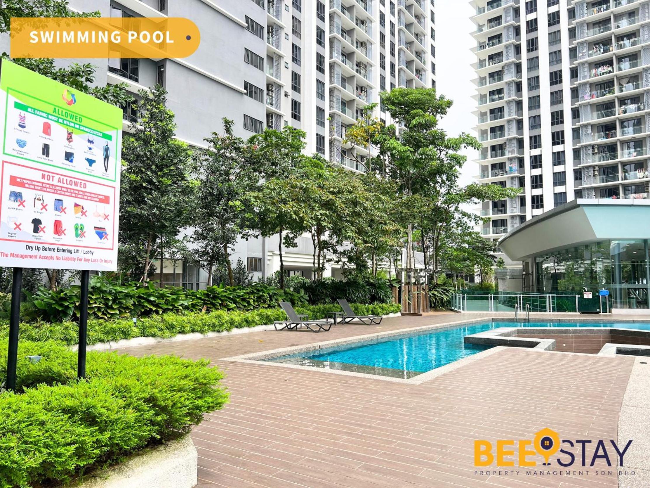 United Point Residence Pool View 8 PAX walking distance to mall