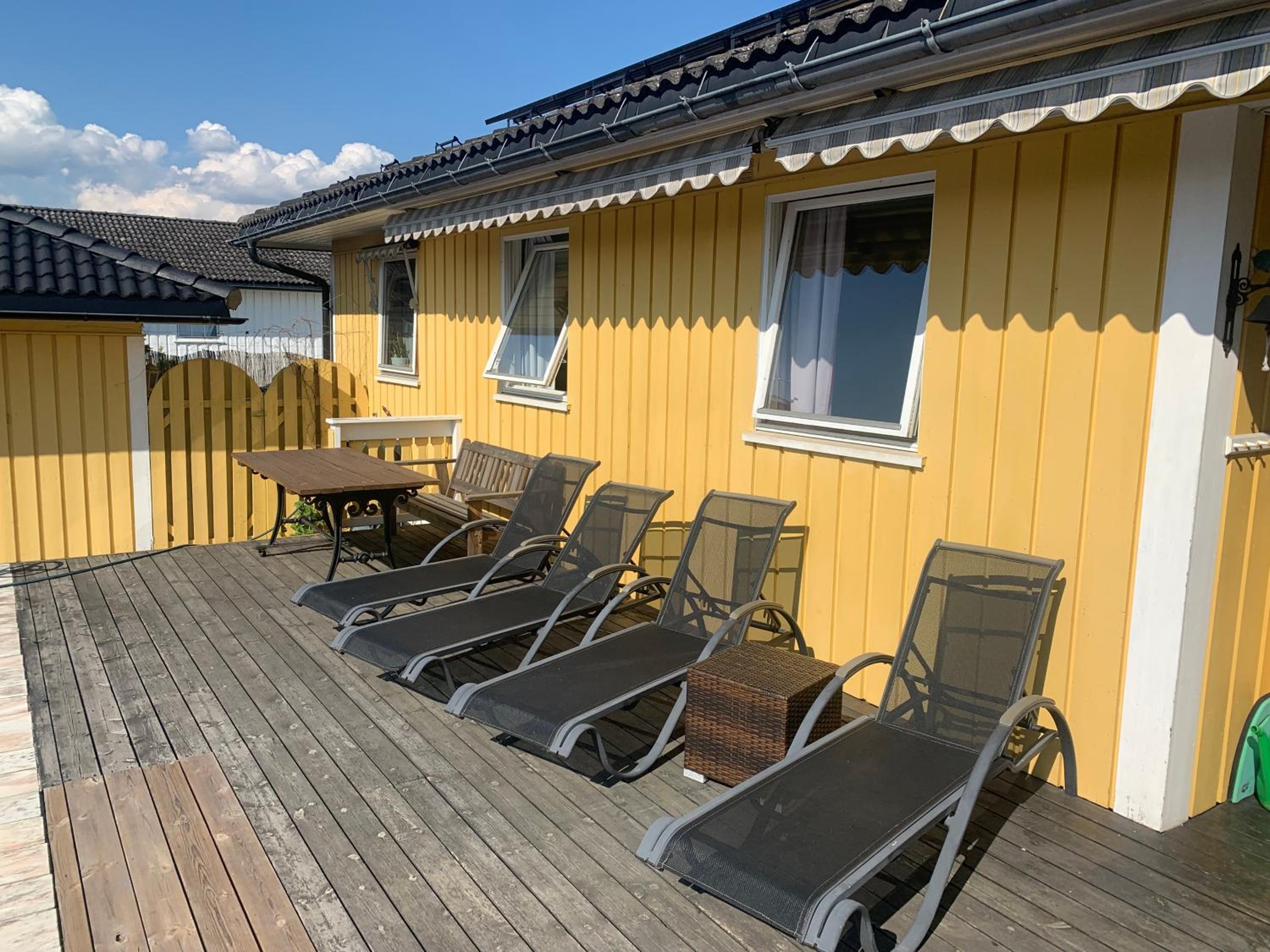 Pool & Sauna Retreat - Private Studio Apartment Porsgrunn