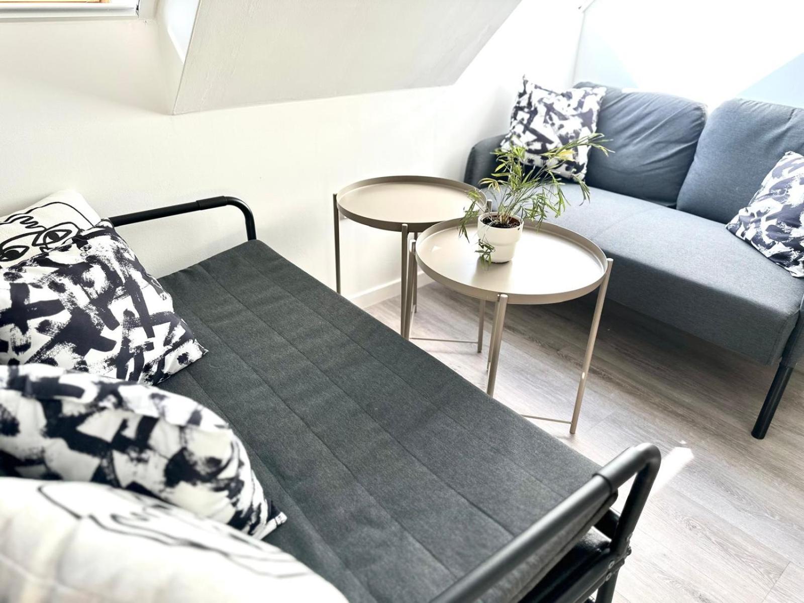 Palace Quarter 2 Peaceful Modern Central Top Floor Apartment