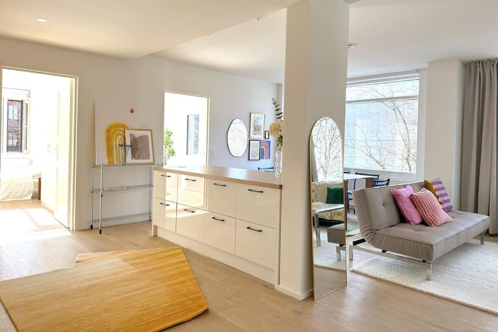 NEW 3BR loft with balcony and sauna view 3