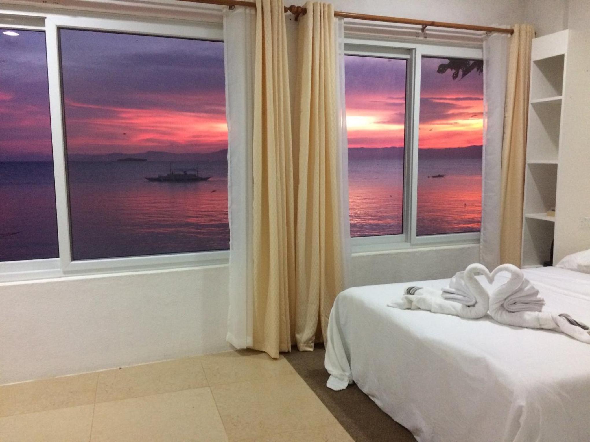 Mariana Guesthouse 1 in Panagsama Beach