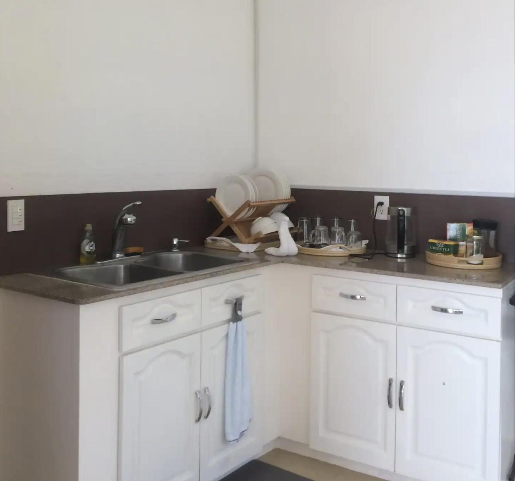 Mariana Guesthouse 1 in Panagsama Beach