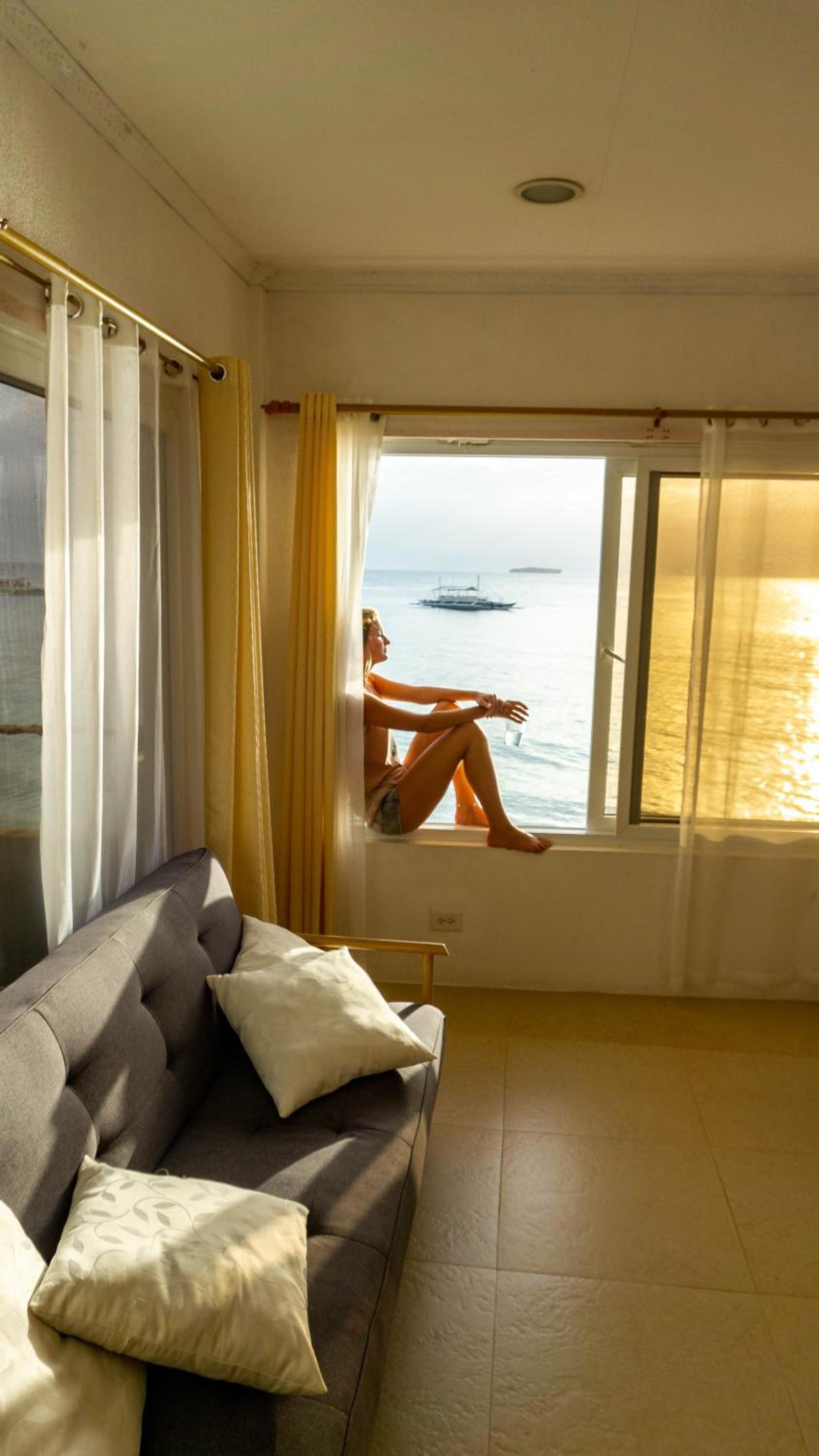 Mariana Guesthouse 1 in Panagsama Beach