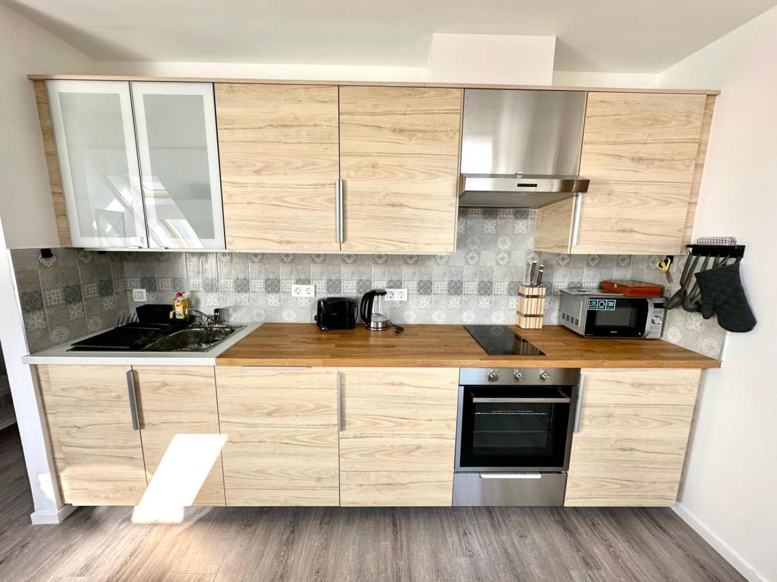 Palace Quarter 2 Peaceful Modern Central Top Floor Apartment