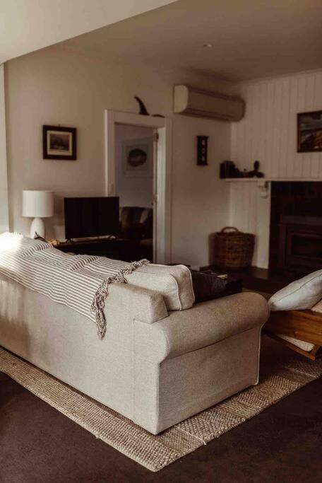 The Sea Keeper Bicheno cosy seaside cottage
