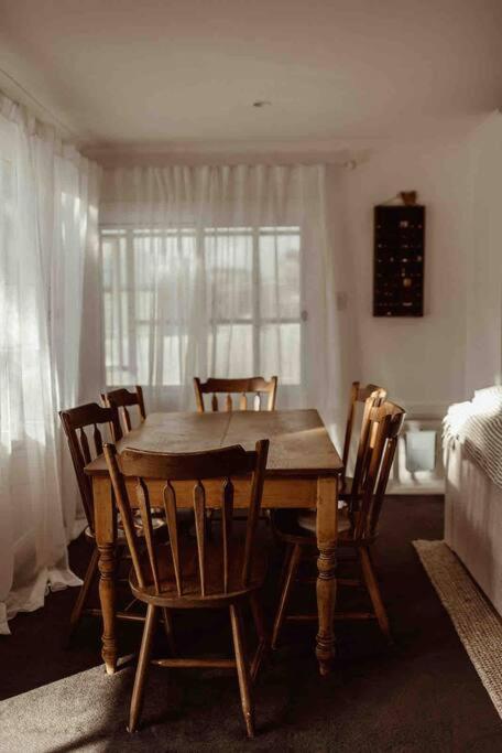 The Sea Keeper Bicheno cosy seaside cottage