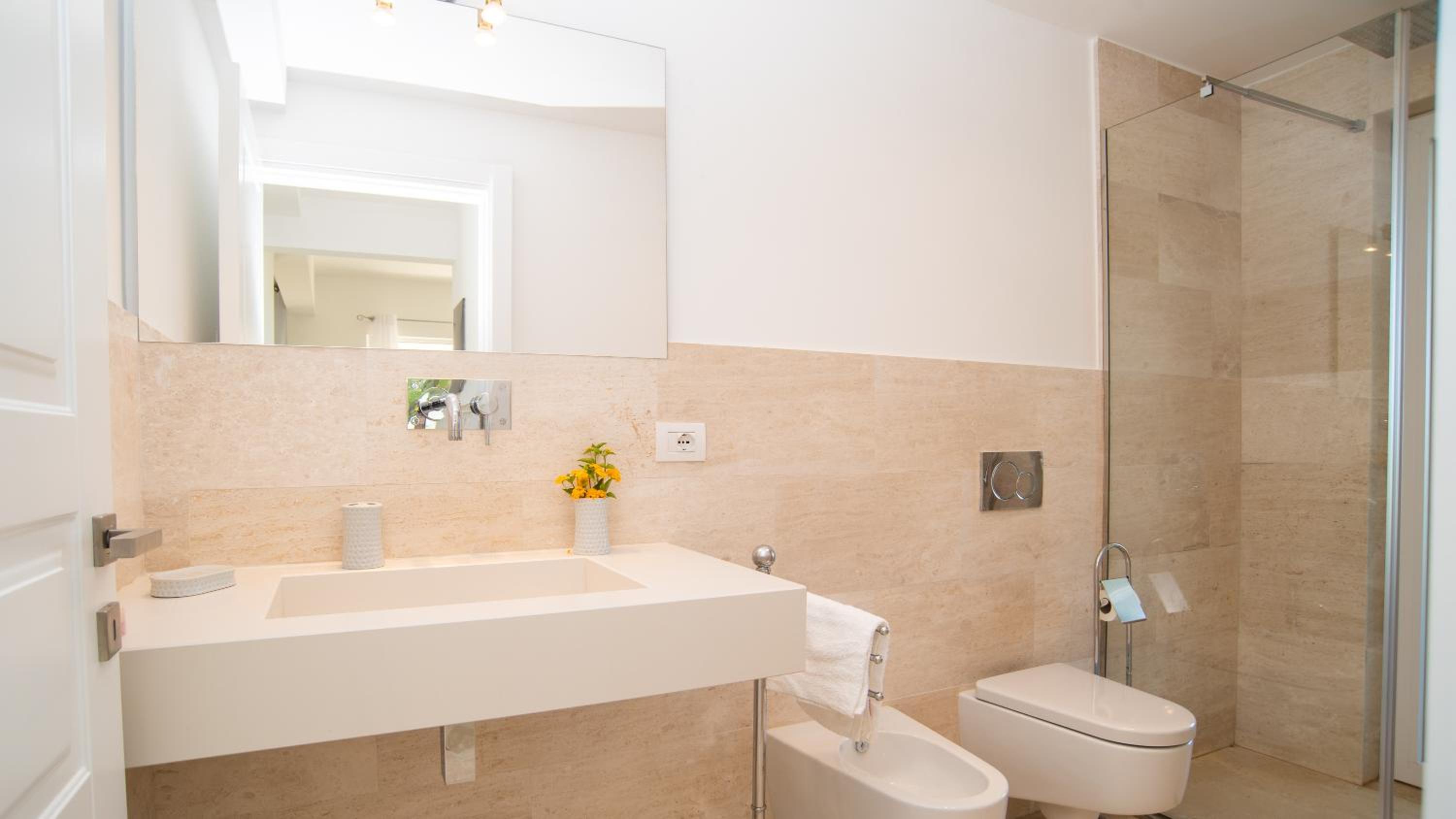 Acquamarina Residence ApartmentS With Parking &Pool! view 4