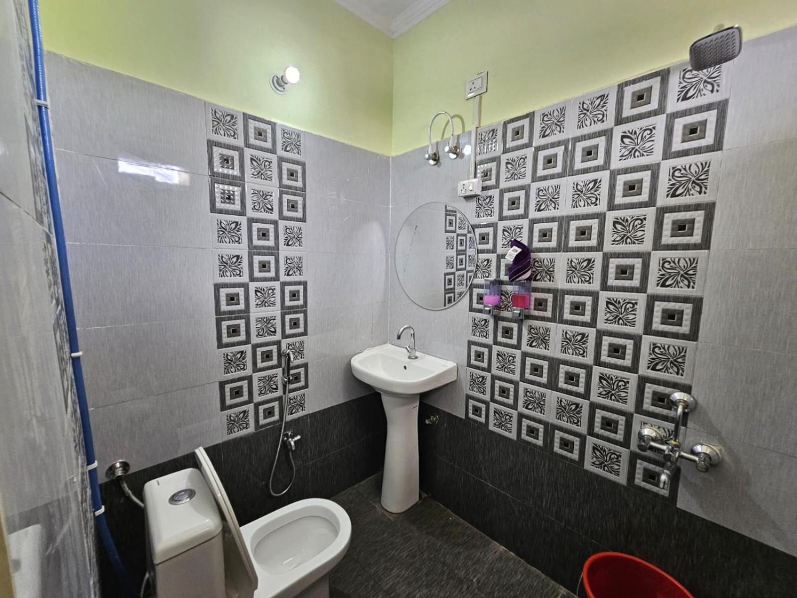 Photo 6