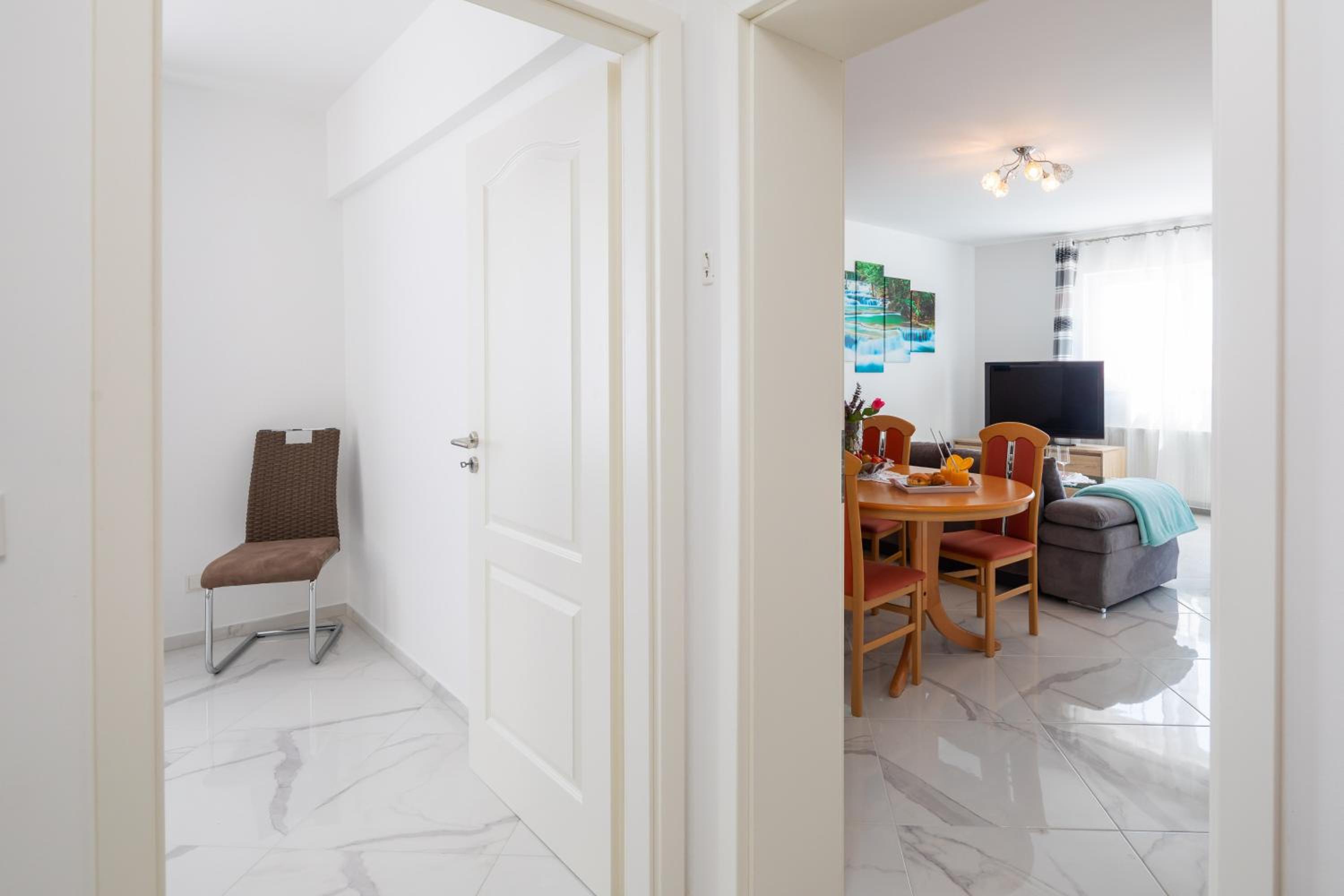 Paramount Apartments