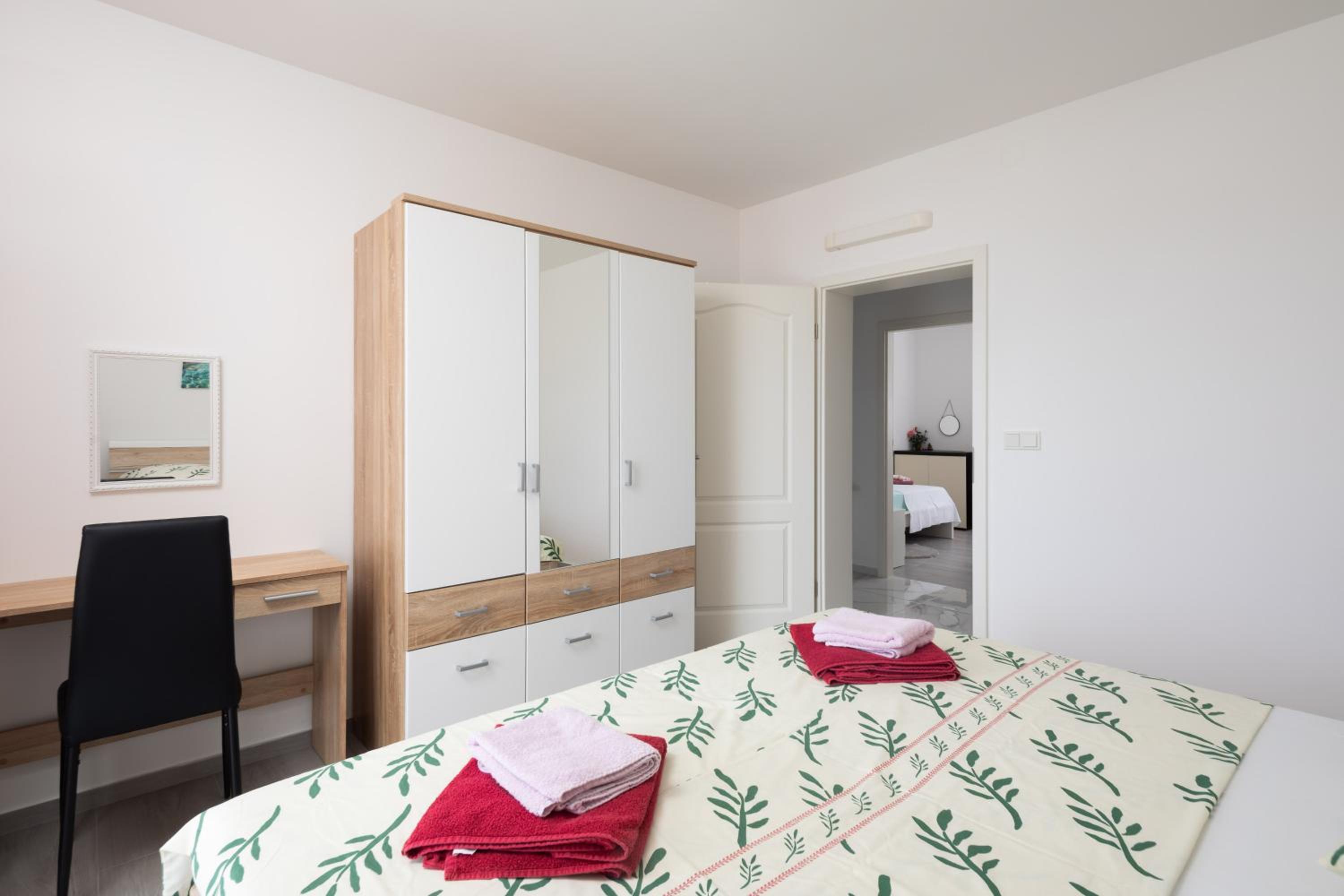 Paramount Apartments