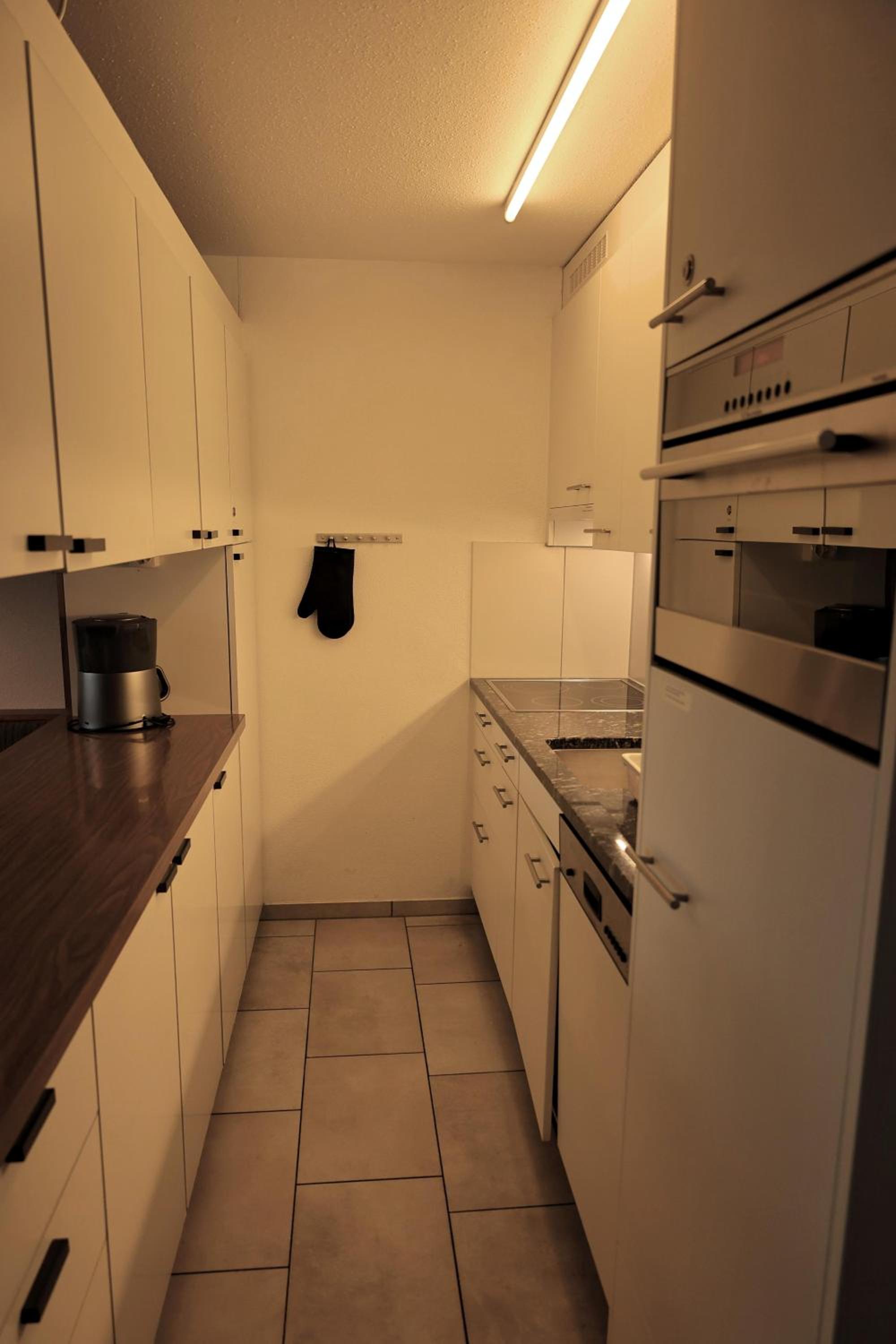 Ladina 76 (215 Sh) view 4