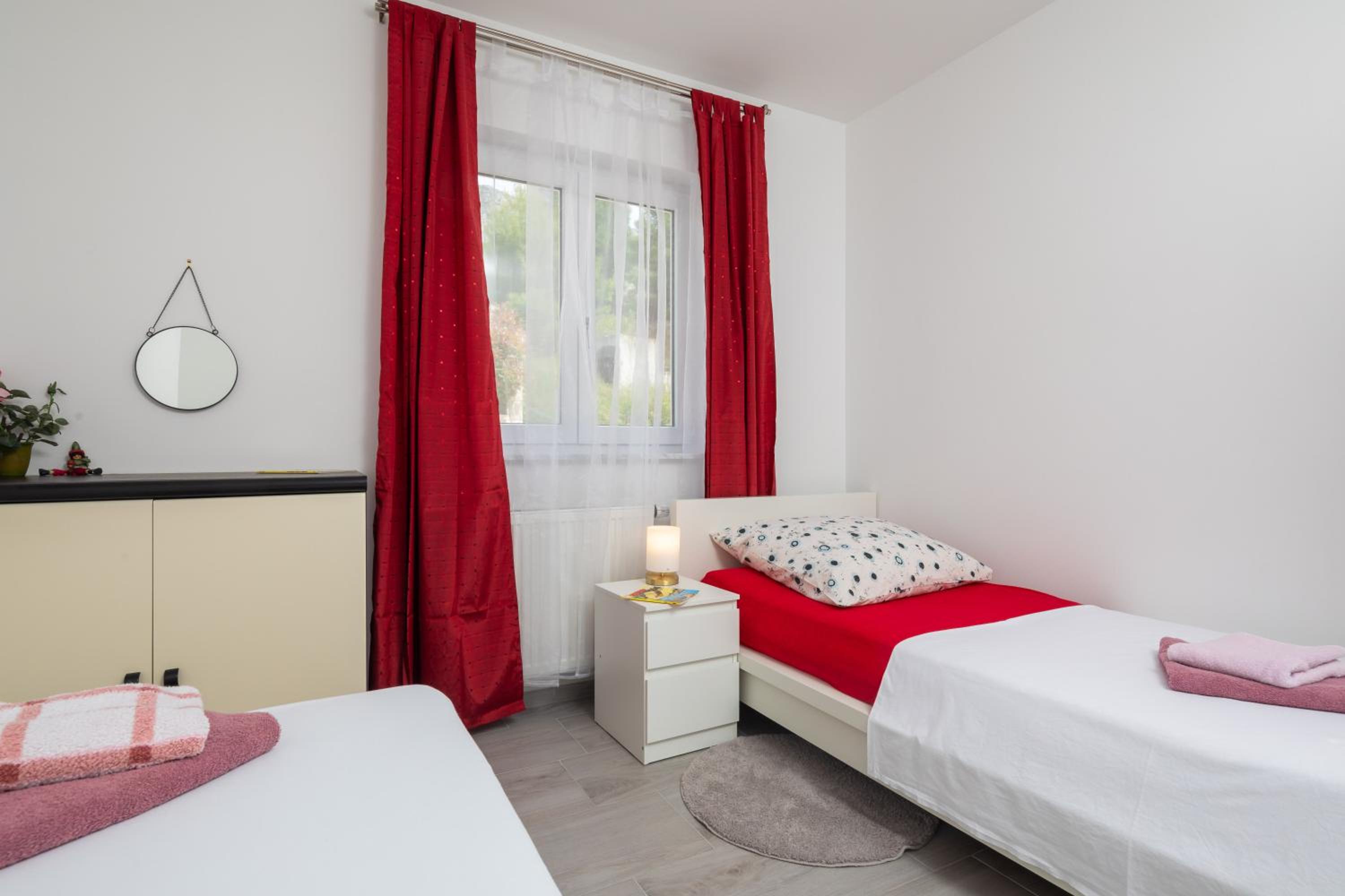 Paramount Apartments