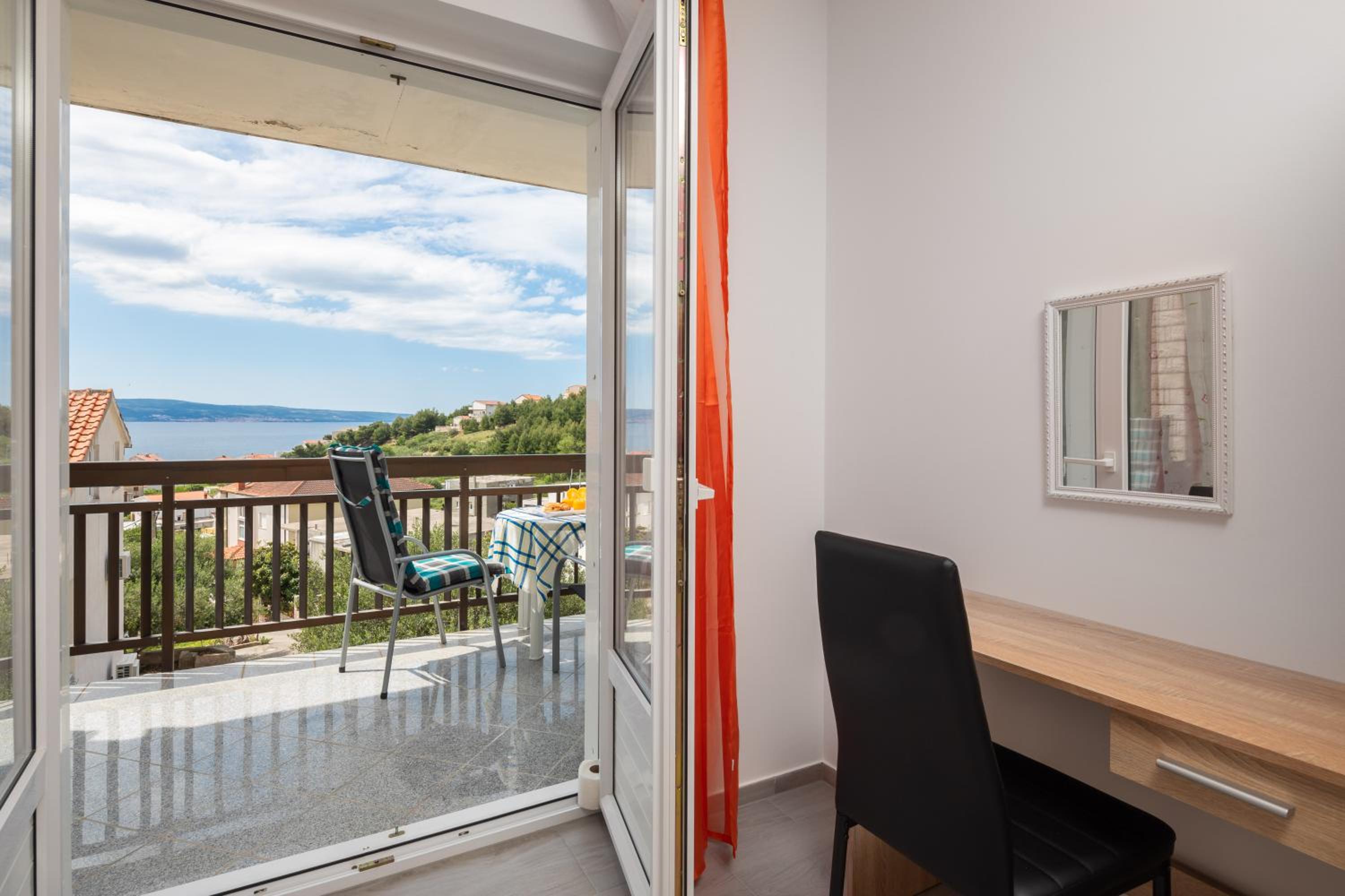 Paramount Apartments