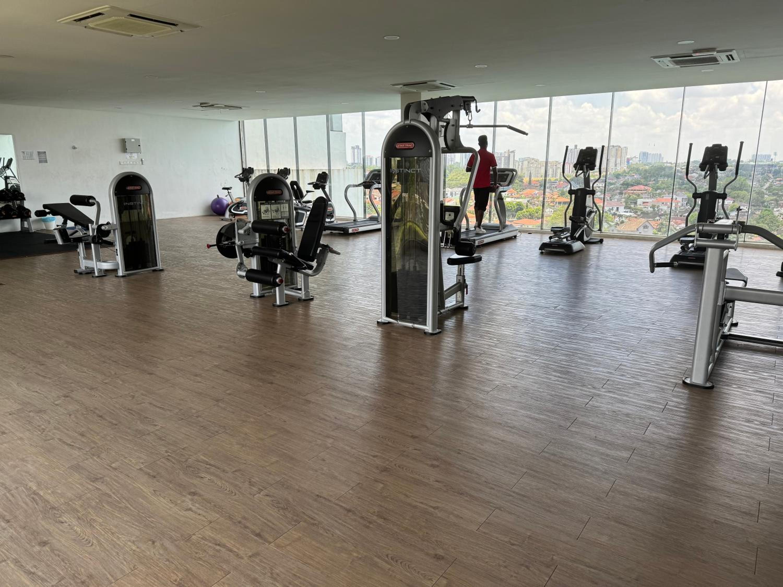 1tebrau residences suite min98