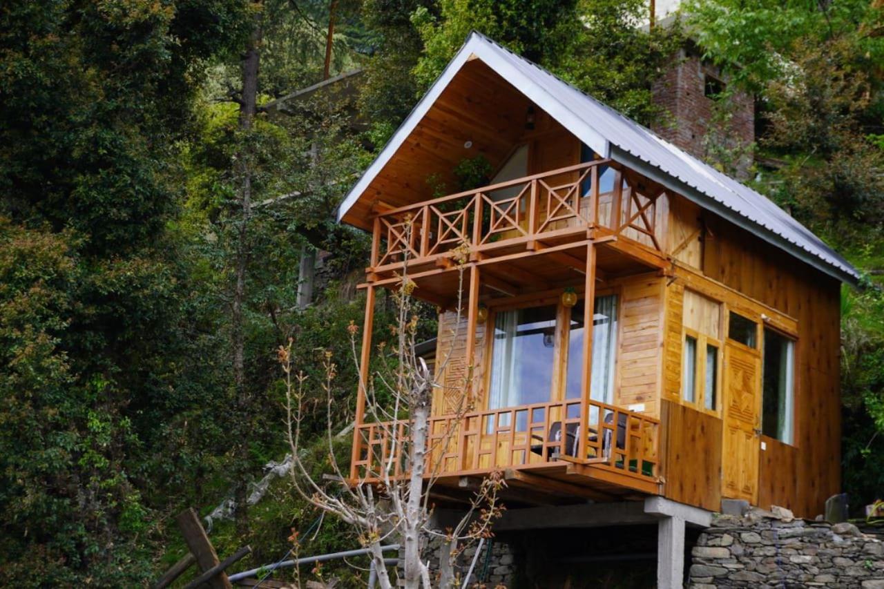 whispering oak treehouse view 3