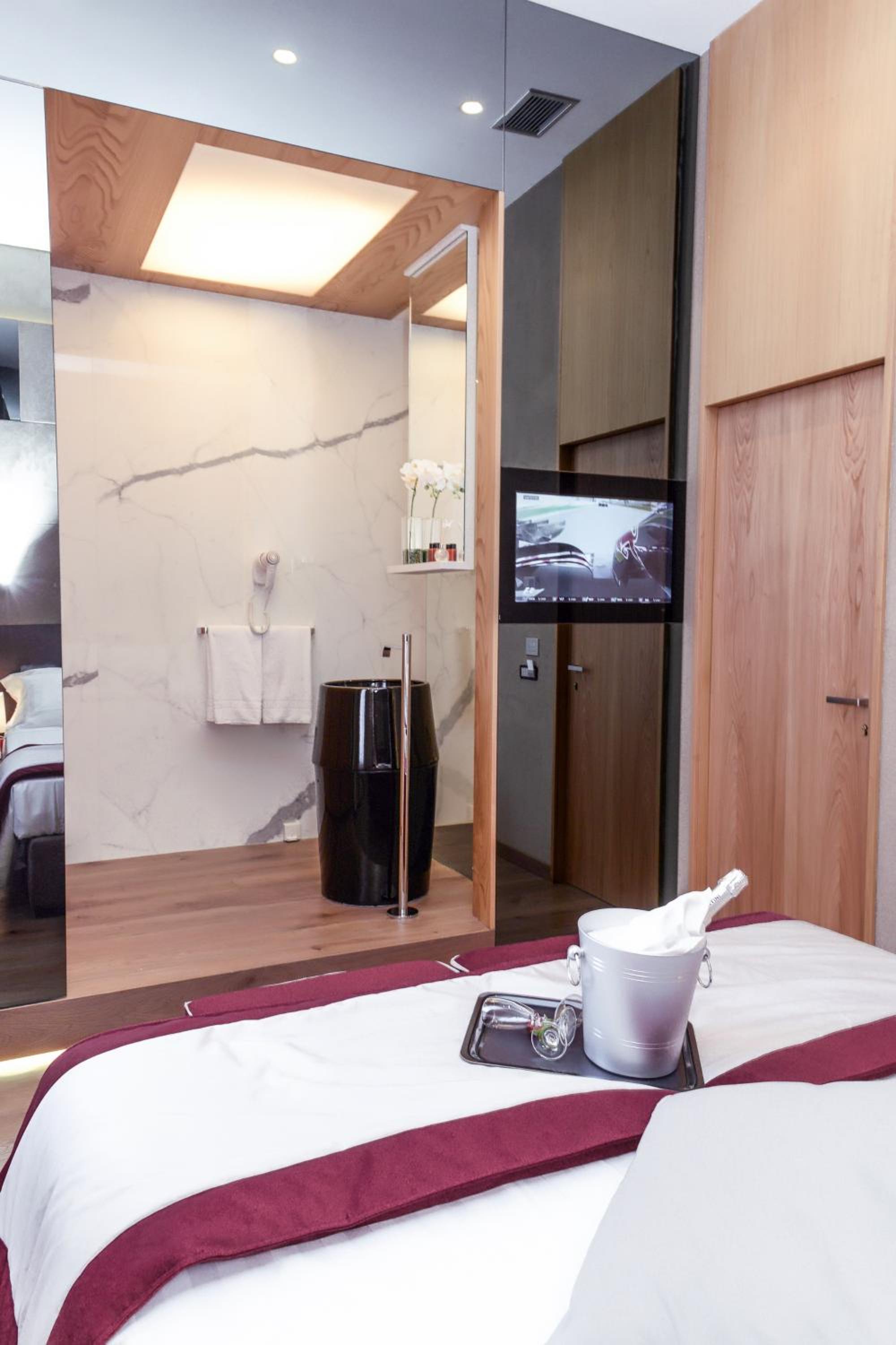 hotel room