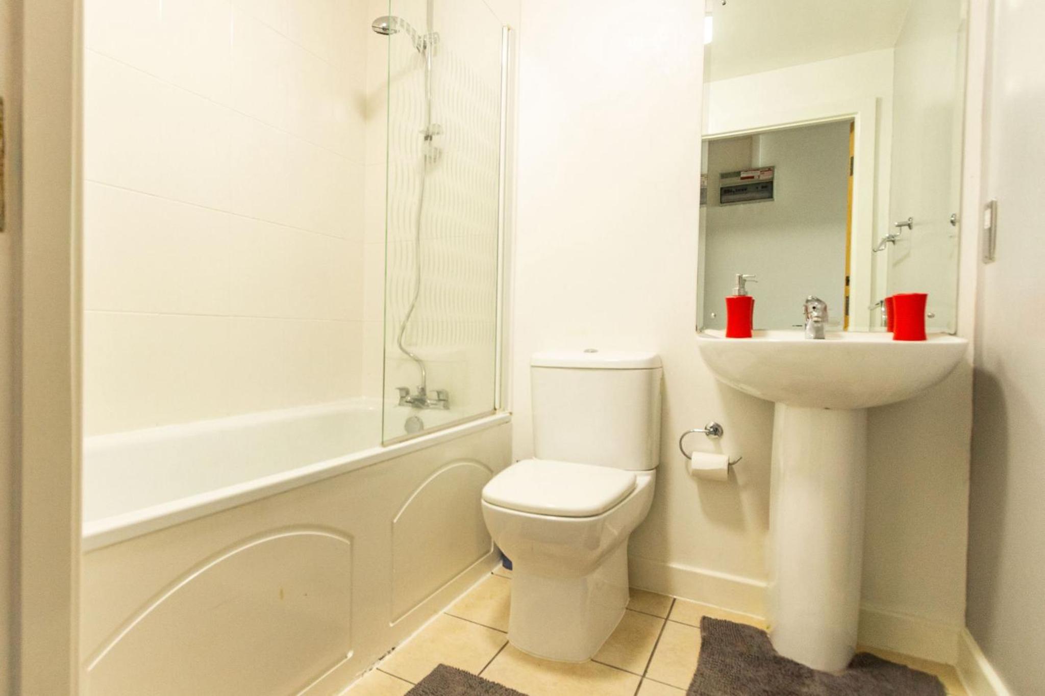 Stella Stays, Sleeps 6 - Long Term Discounts! Contractors, Relocators heaven! view 3